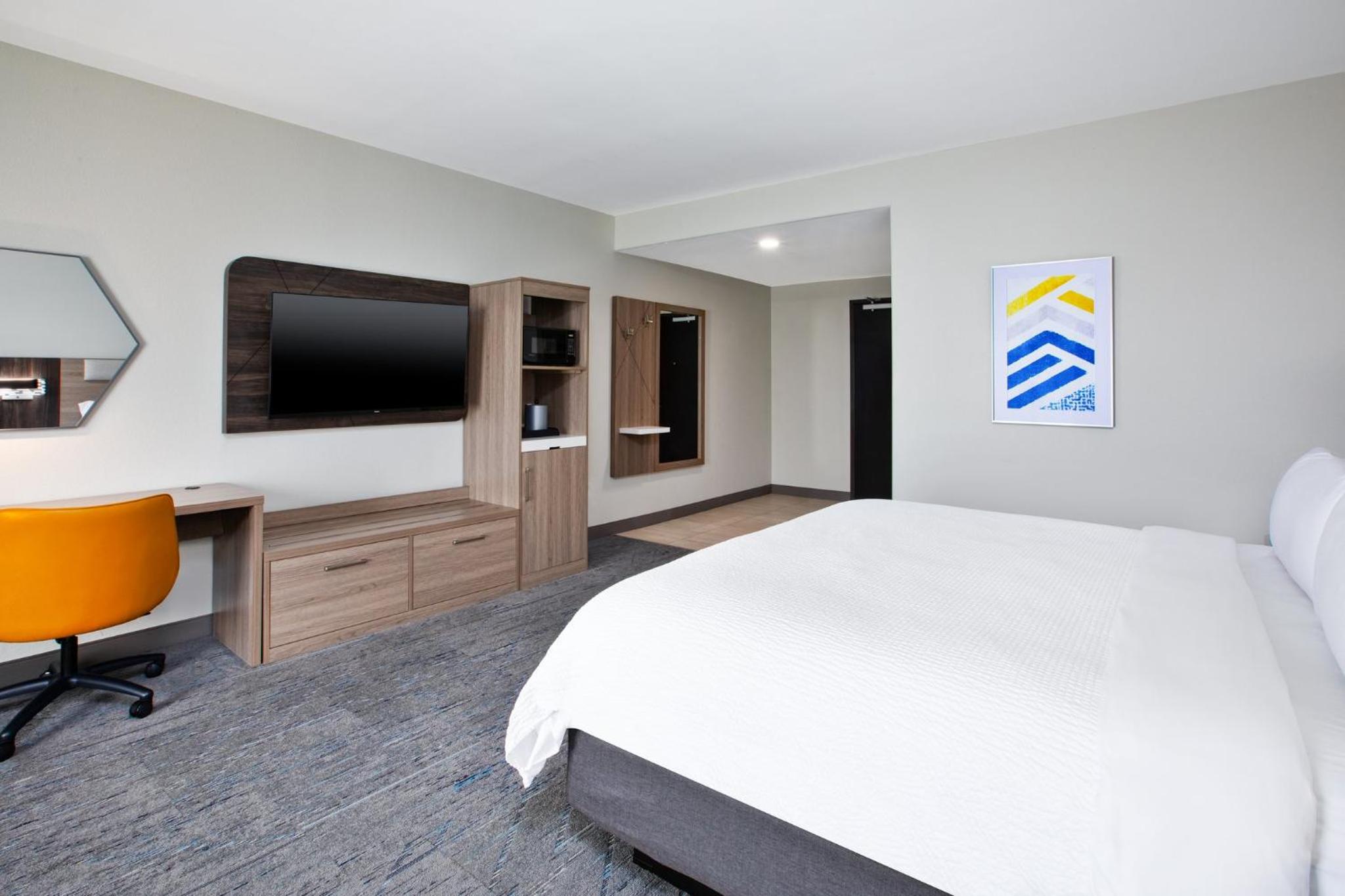 Standard King Room photo 3