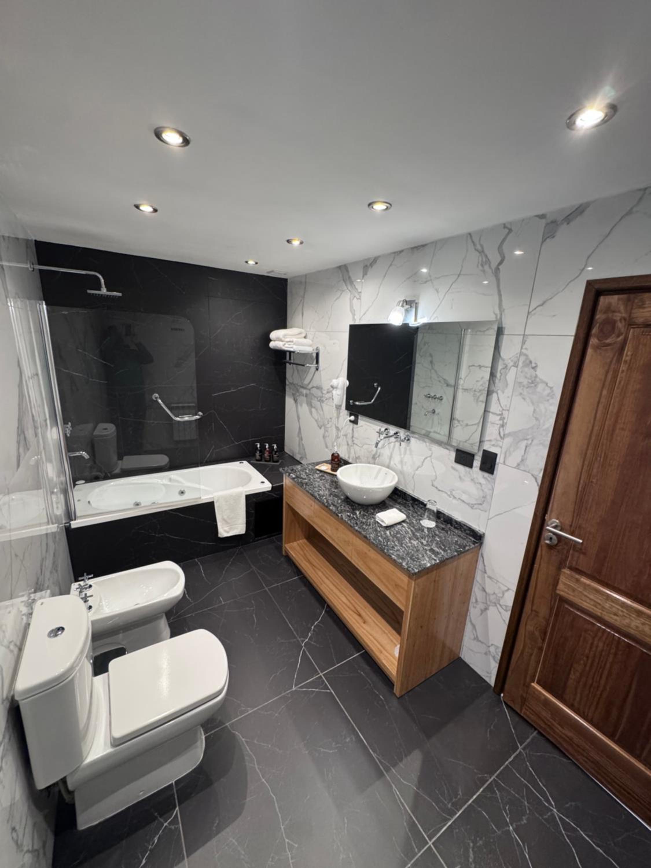 Superior Deluxe Double or Twin Room  photo 1