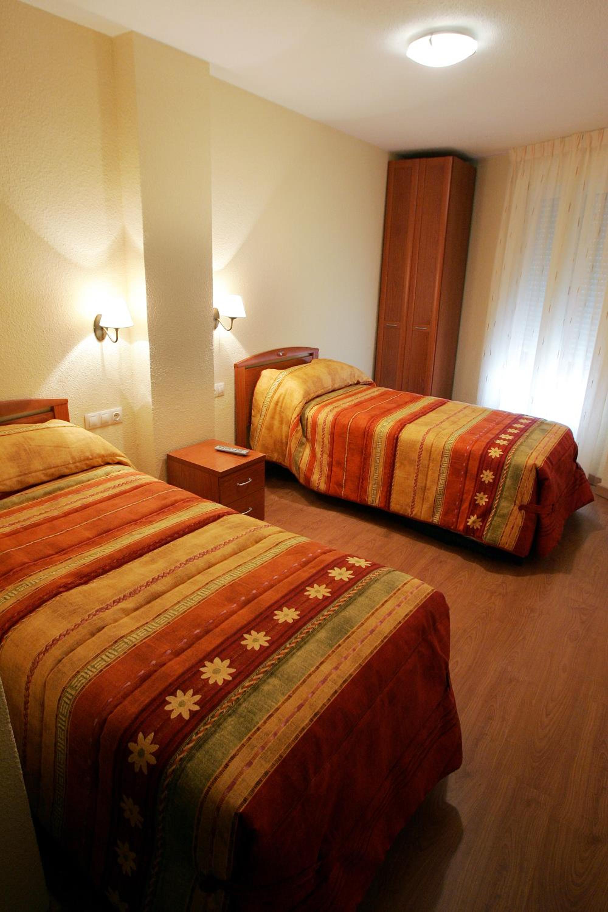 Twin Room - Photo 1