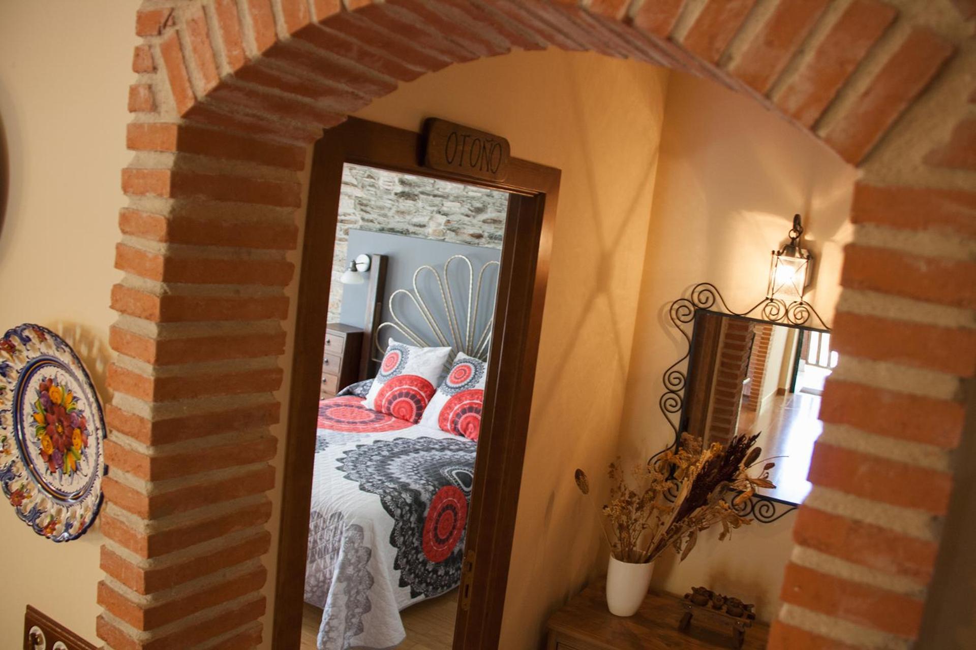 Deluxe Double Room - Photo 8