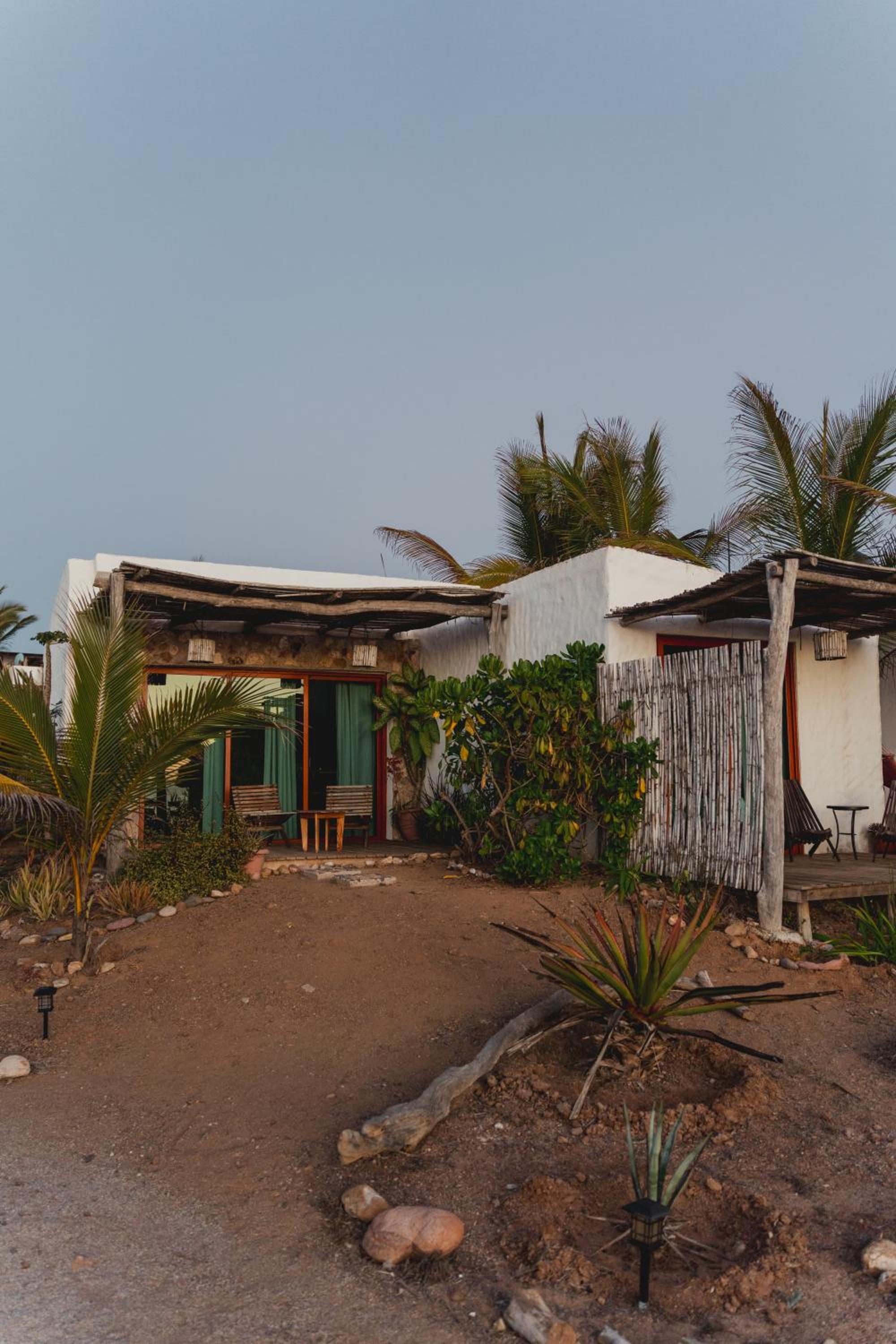 Bungalow with Sea View - Photo 11