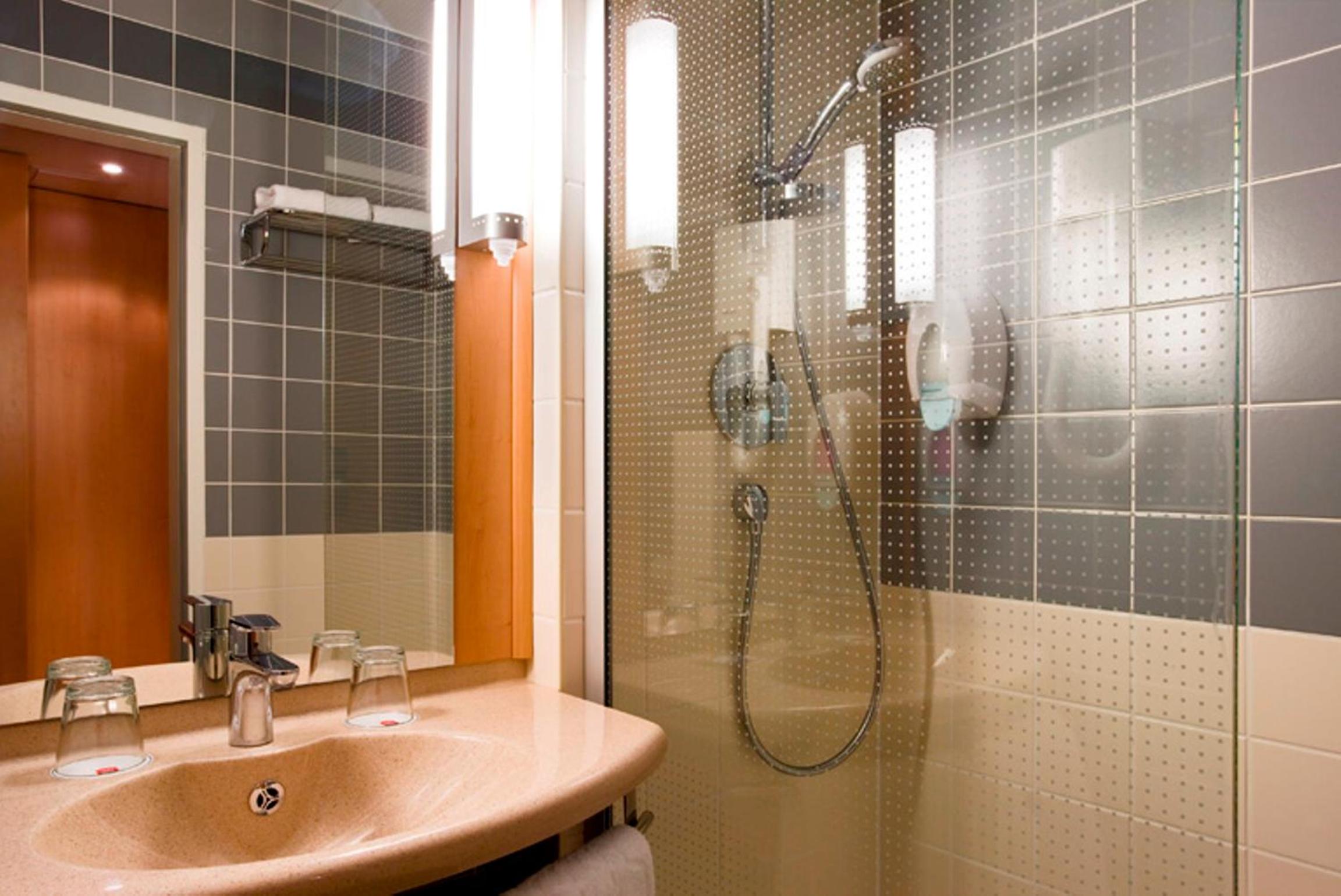 Standard Double Room - Photo 2