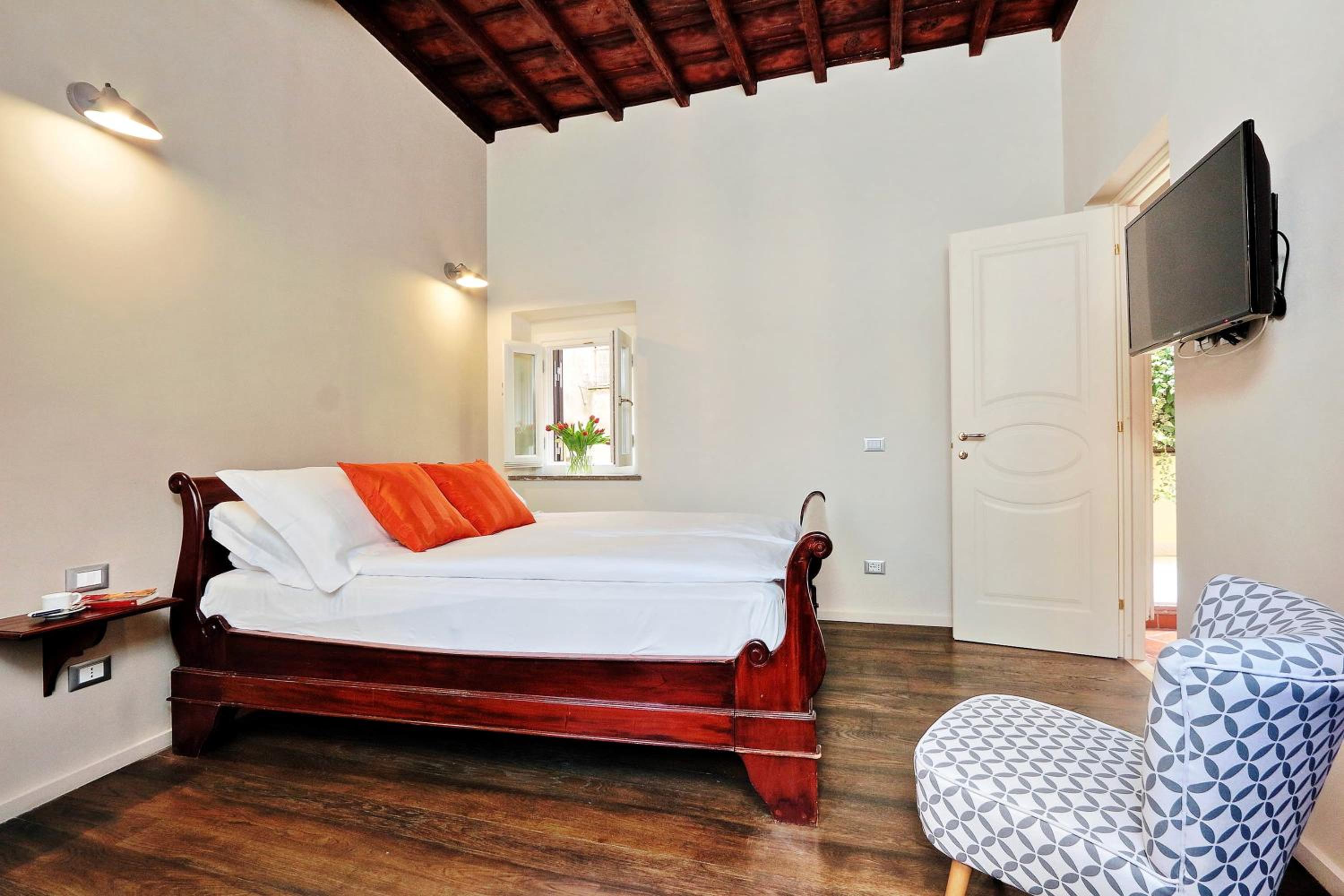 One-Bedroom Apartment with Terrace photo 3