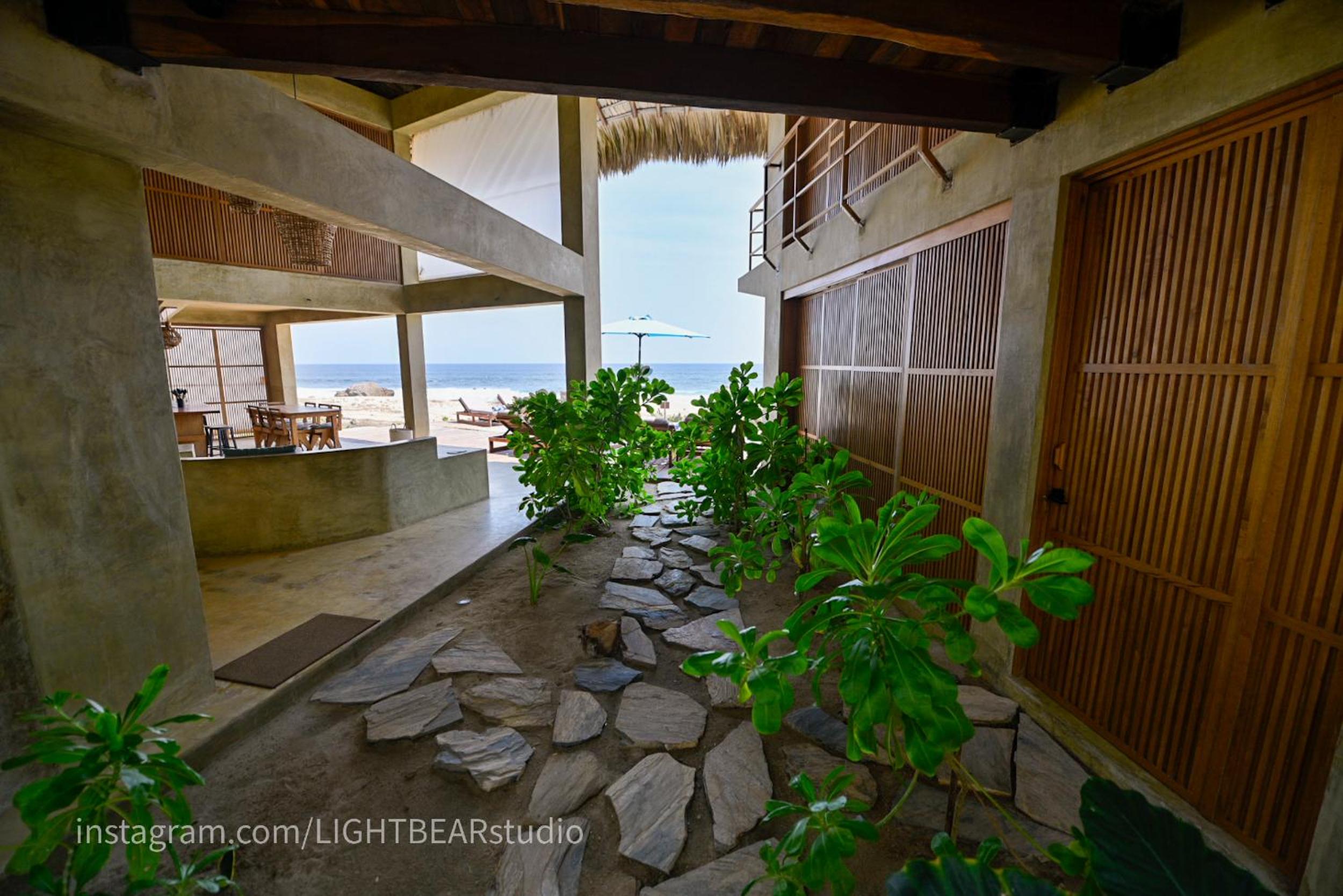 Villa with Sea View - Photo 21