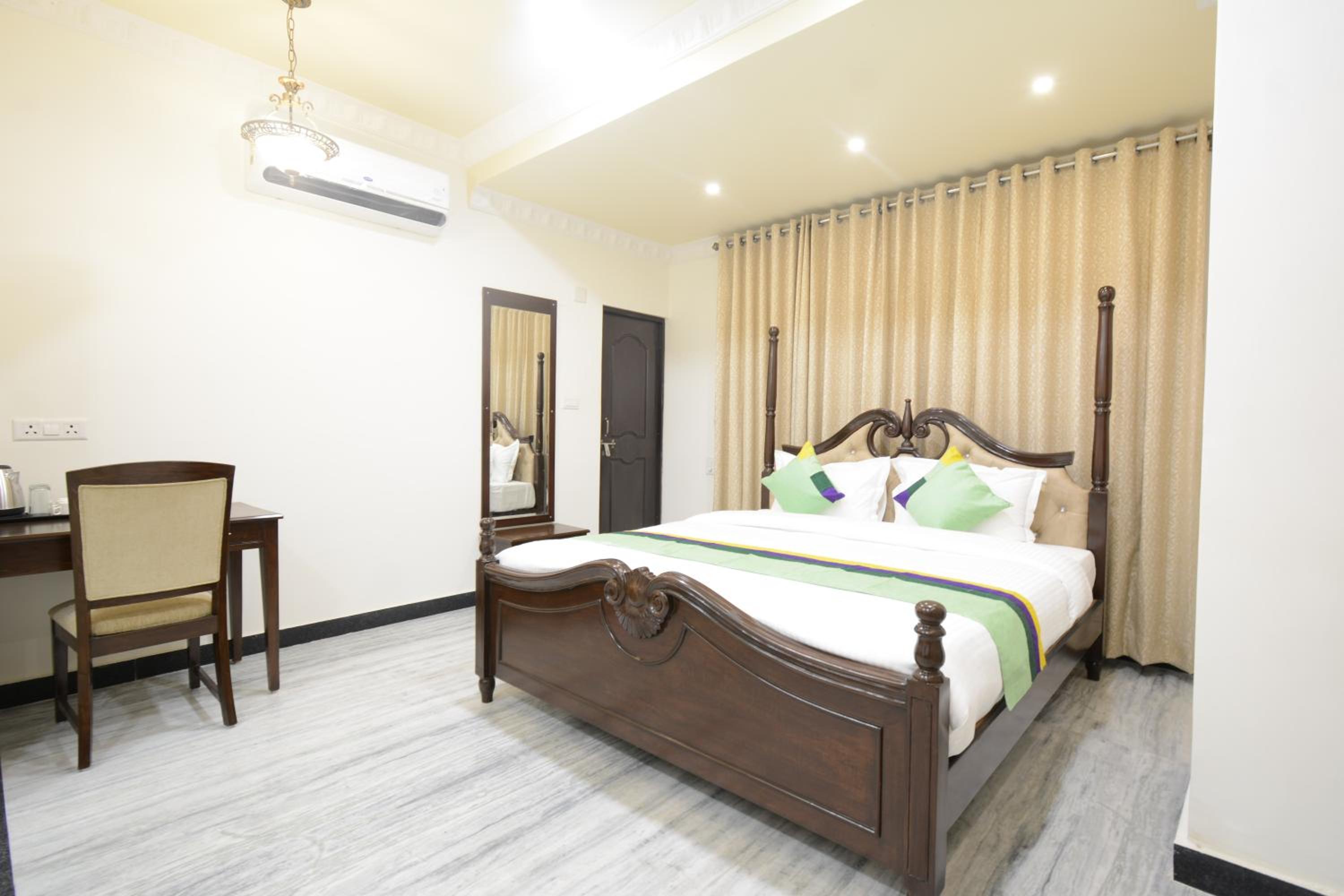 Superior King Room photo 3