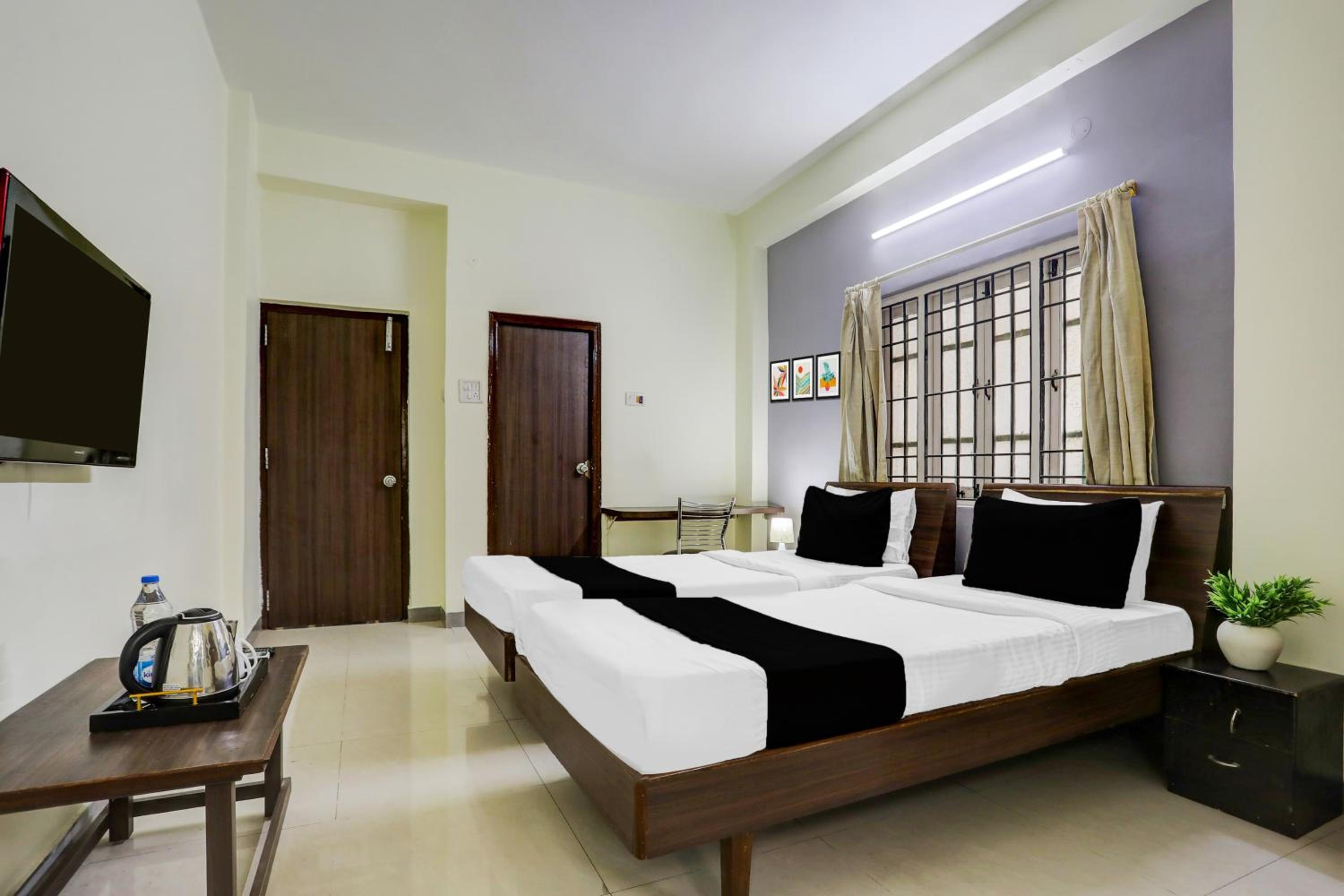Triple Room with Bath photo 1