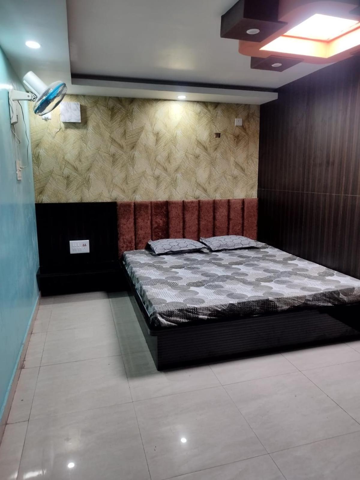 Standard Single Room with Shared Bathroom