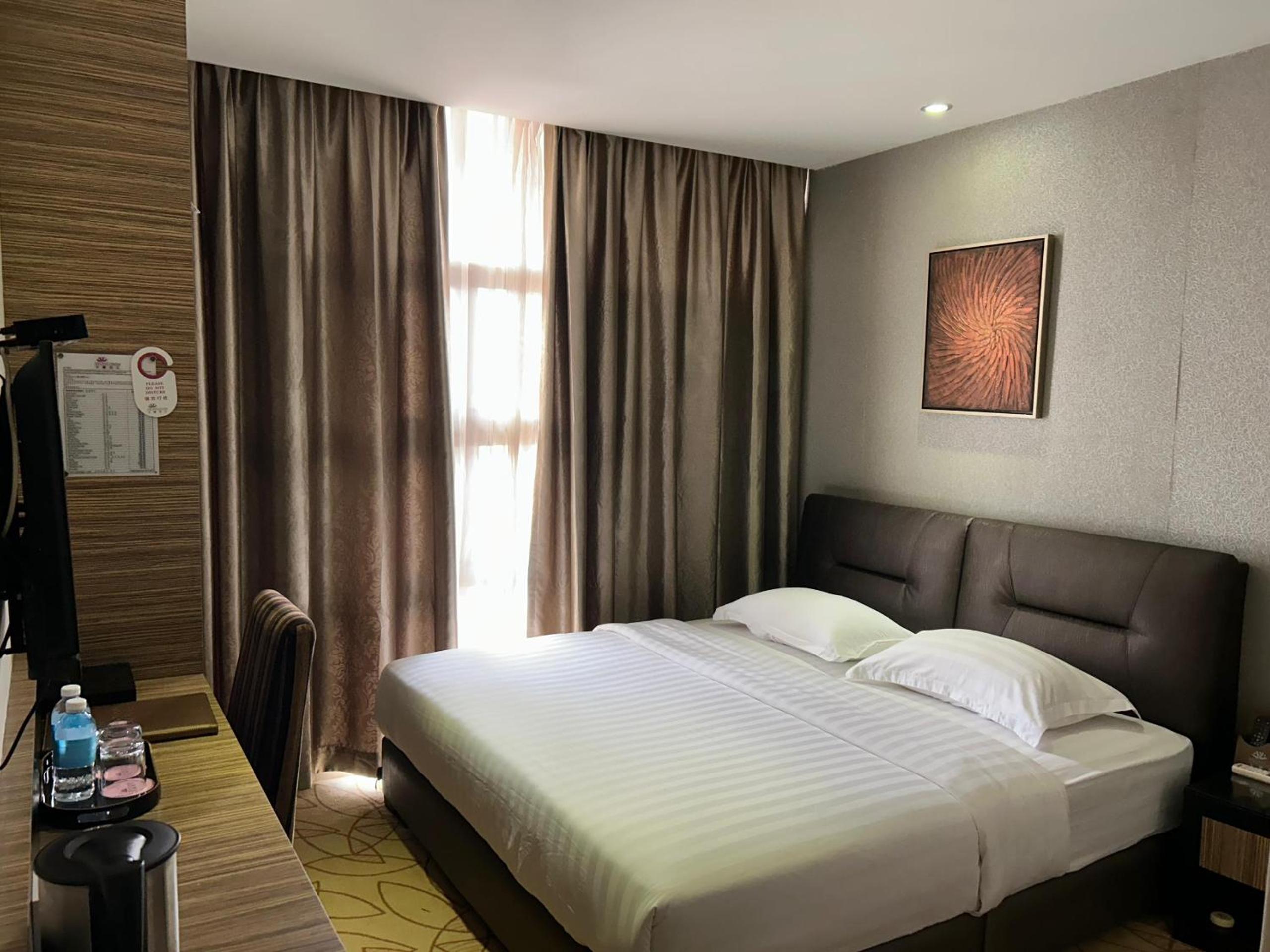Standard King Room photo 1