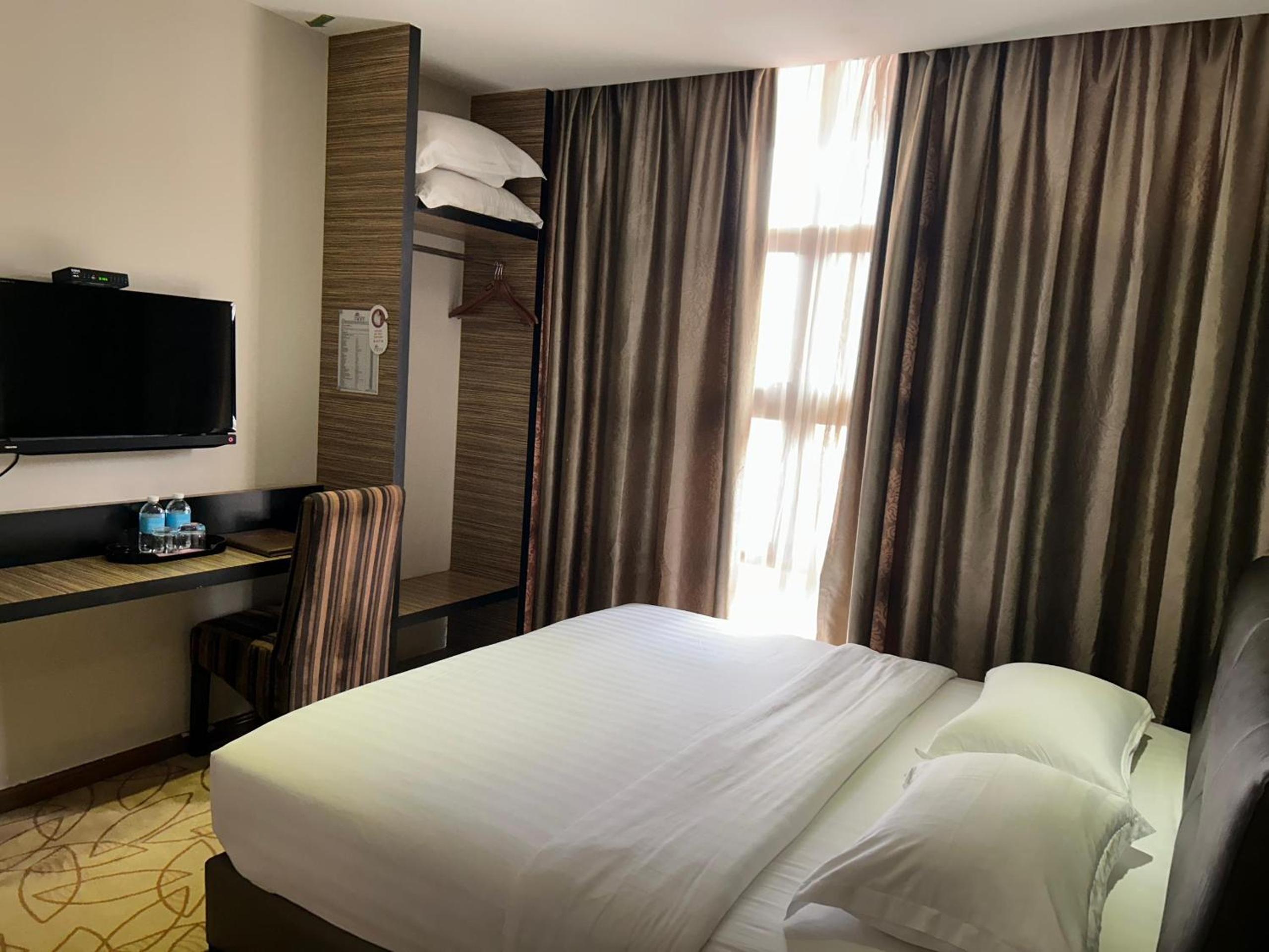 Standard King Room photo 2