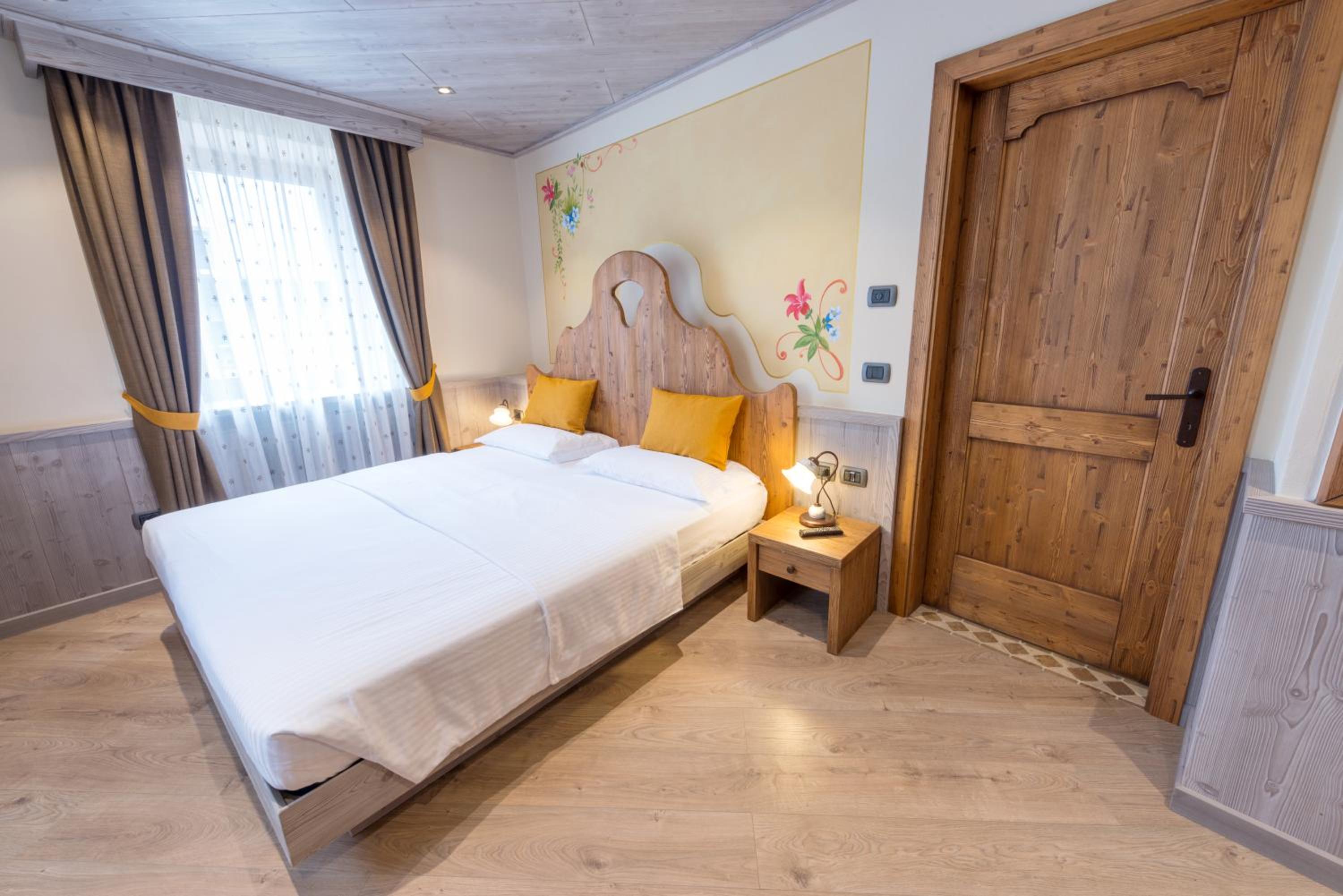 Double or Twin Room with Bathroom - Photo 1