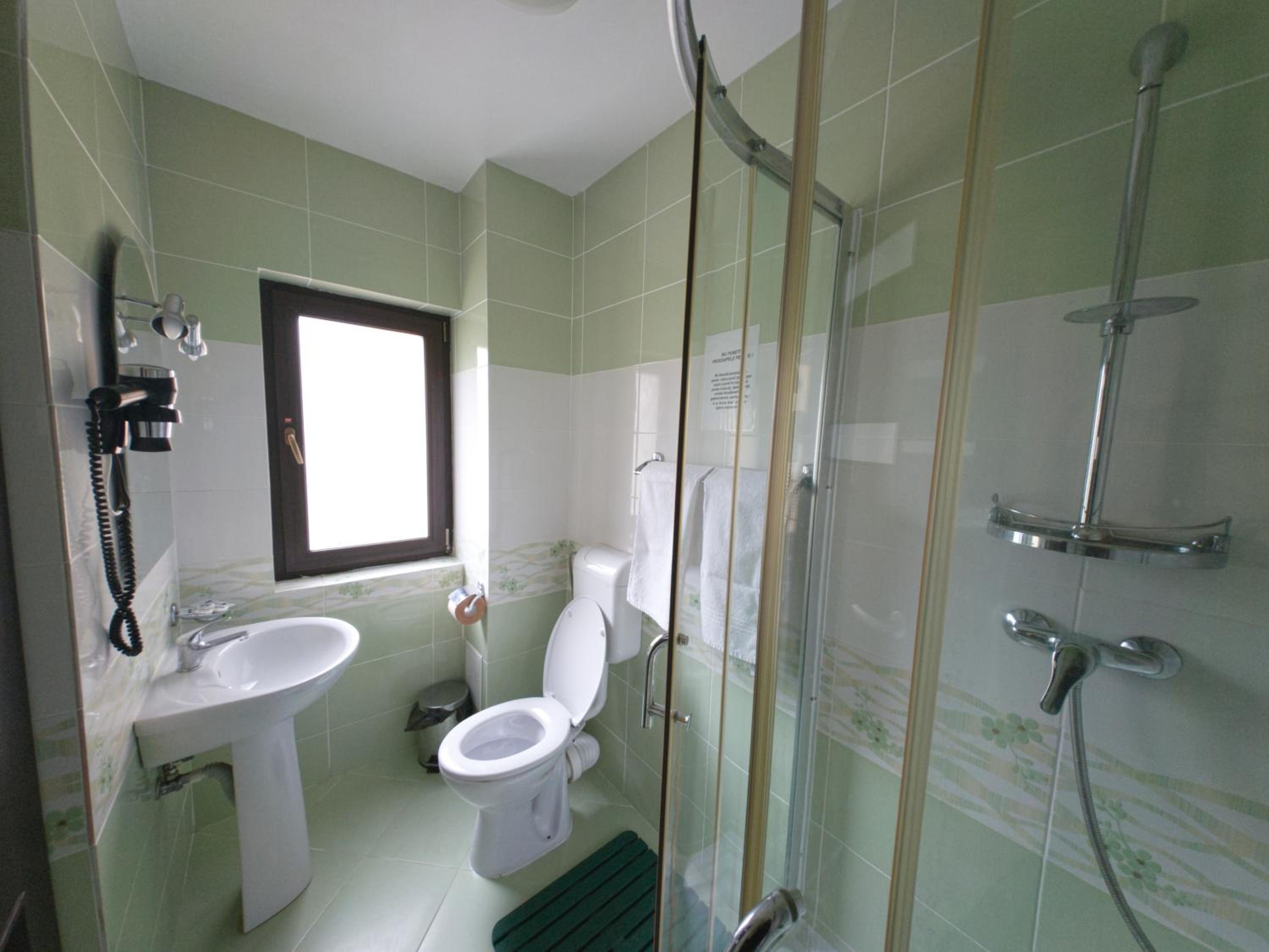 Triple Room - Photo 5