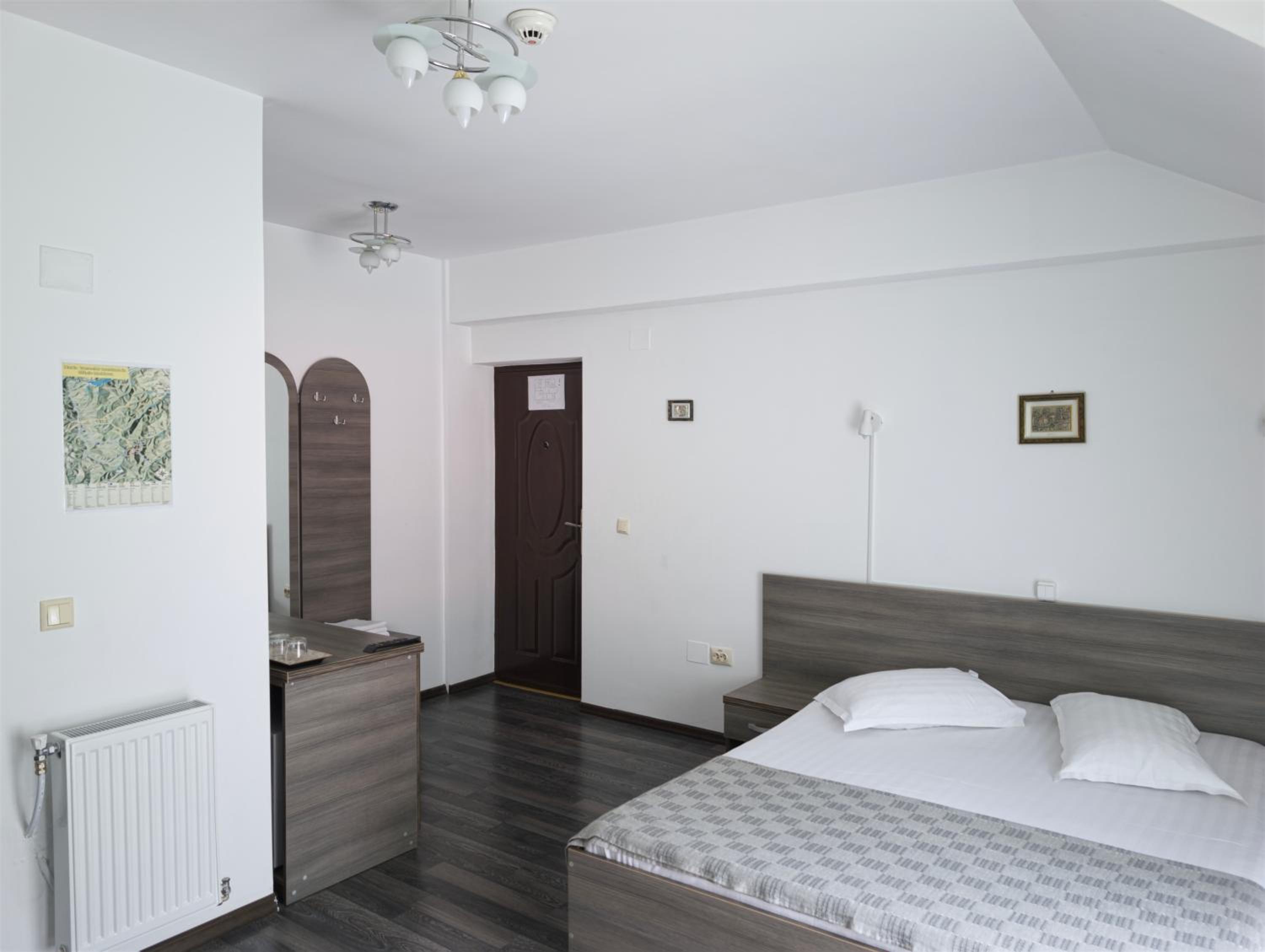 Triple Room - Photo 7