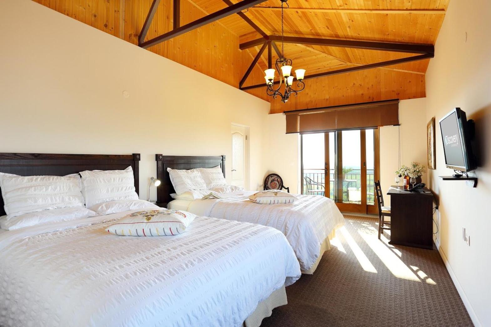 Quadruple Room with Terrace and Vineyards & River View photo 2