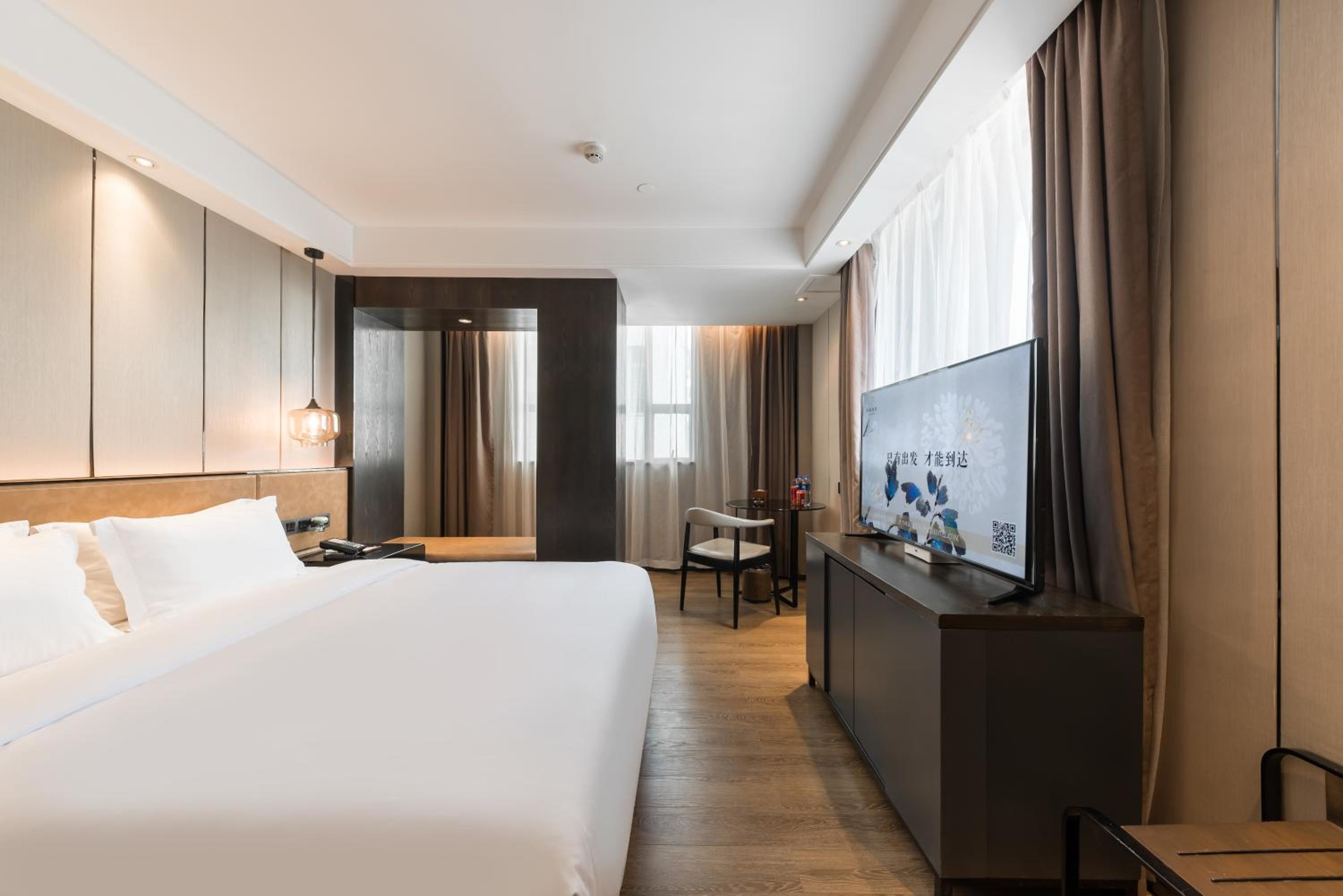 Superior King Room photo 2