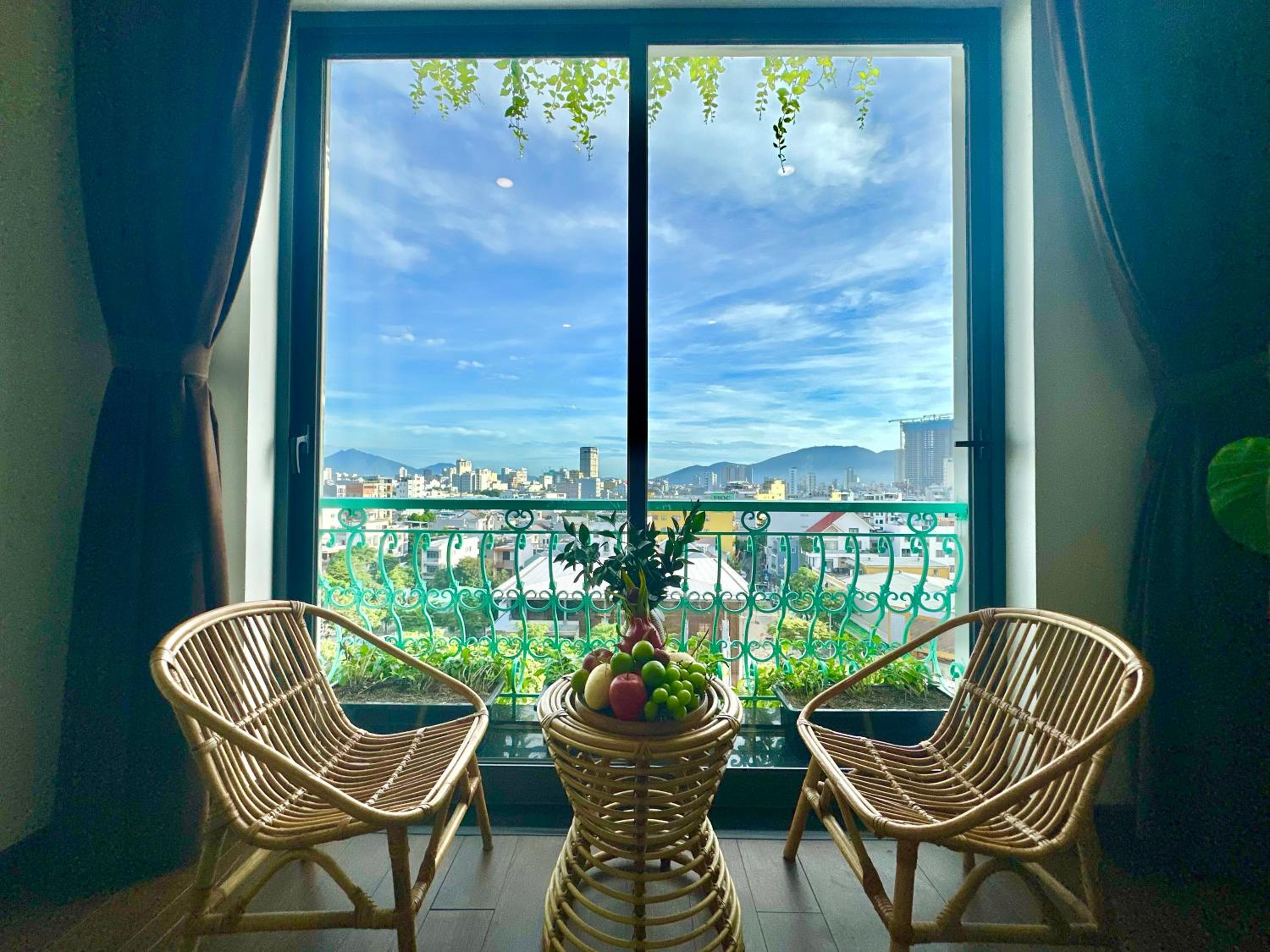 Deluxe Double Room with Balcony - Photo 14