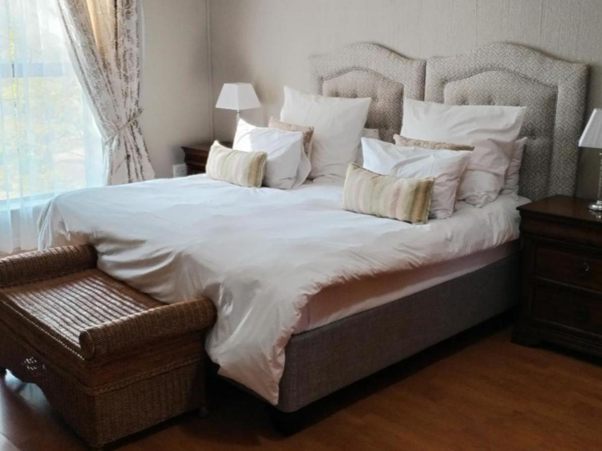 Double or Twin Room with Private External Bathroom photo 1
