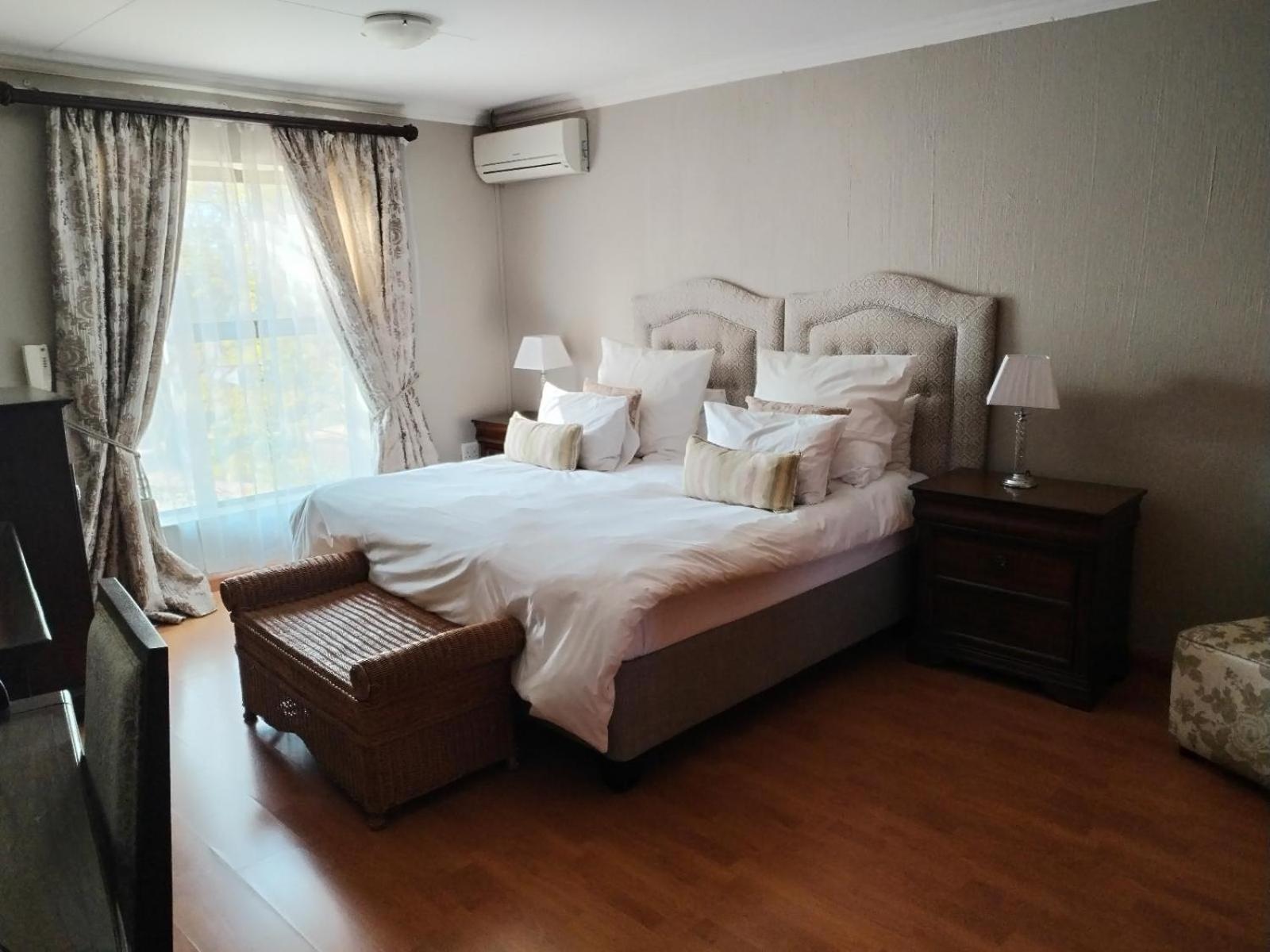 Double or Twin Room with Private External Bathroom photo 2