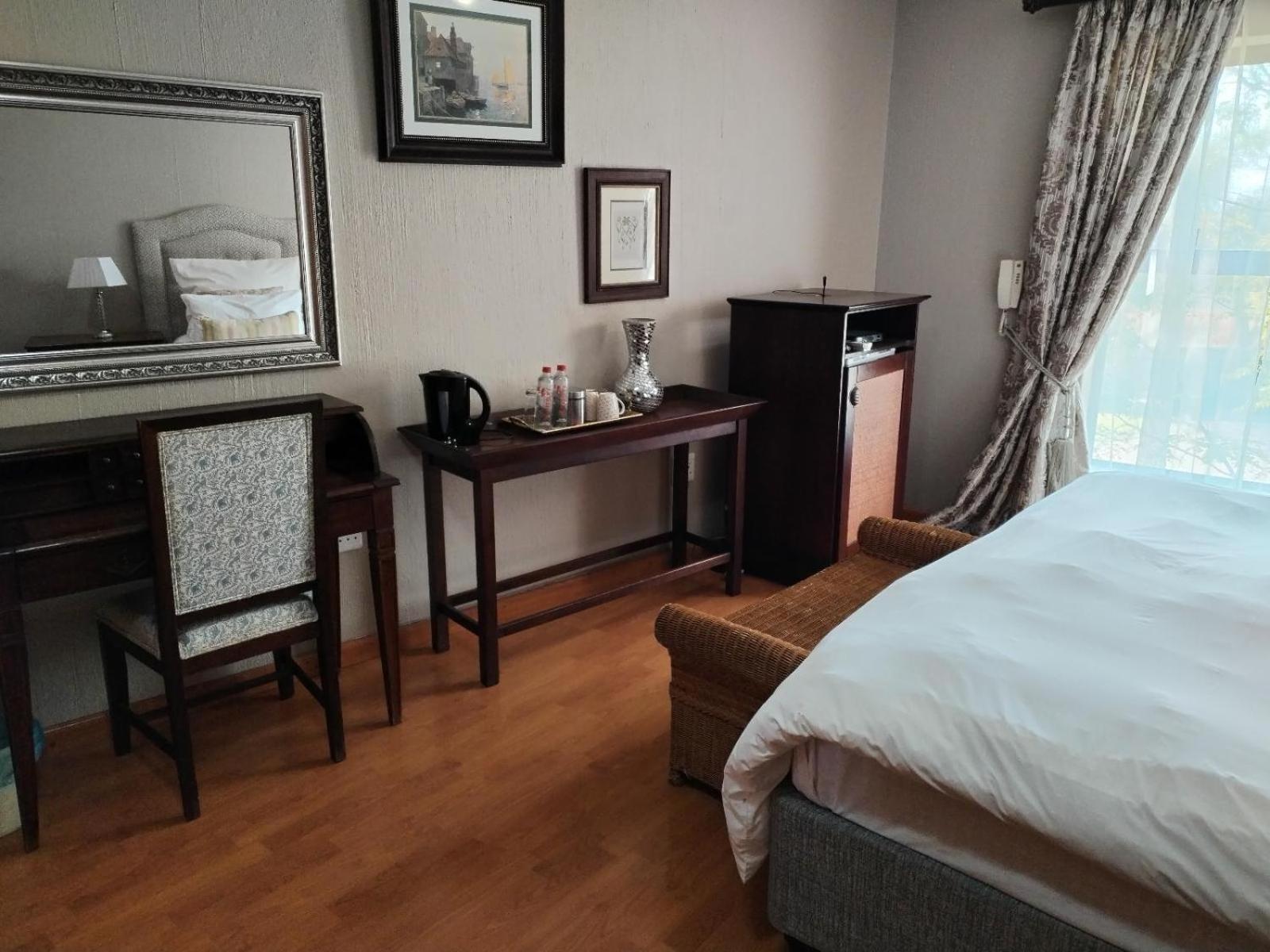 Double or Twin Room with Private External Bathroom photo 3