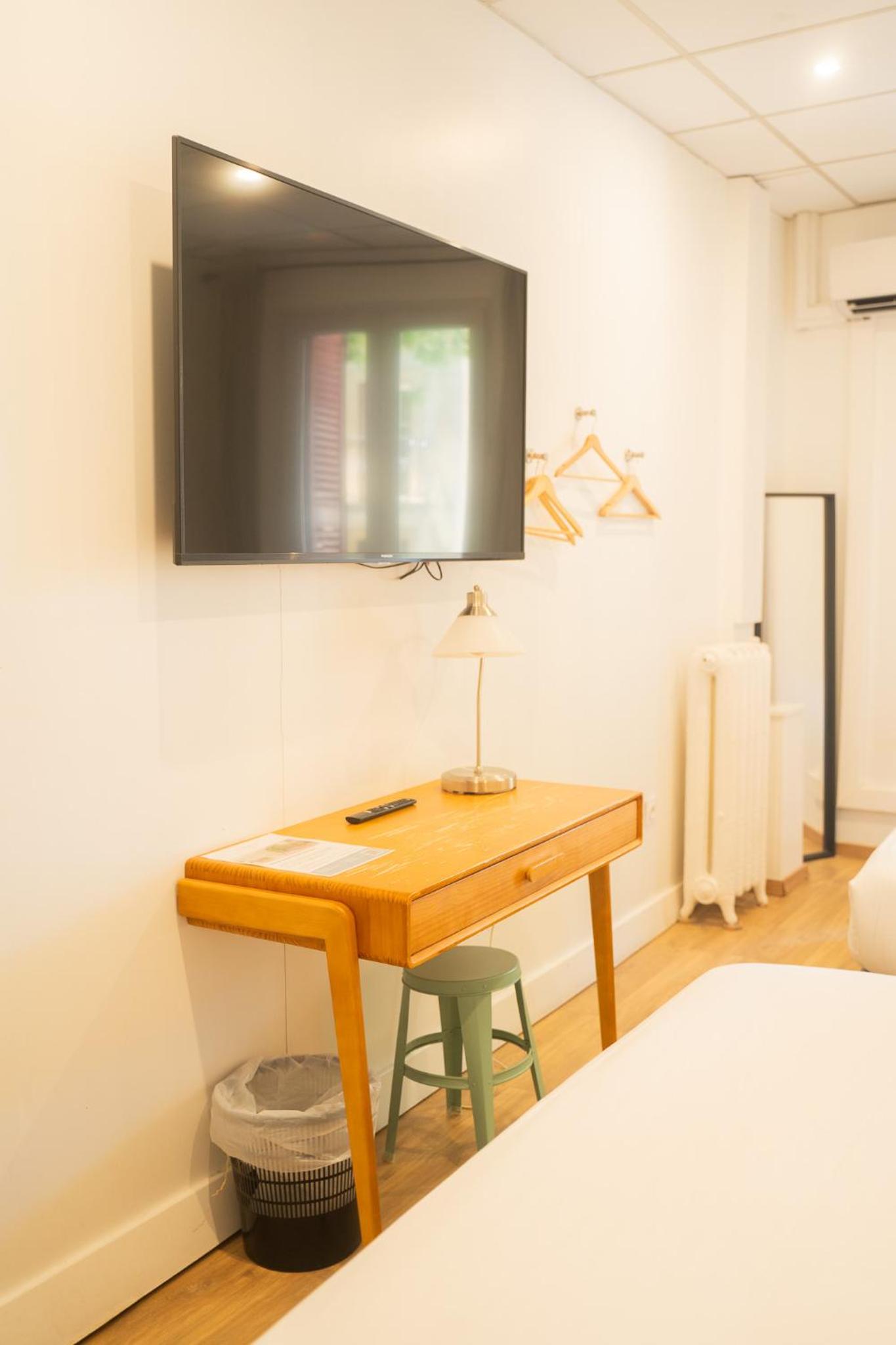 Superior Quadruple Room - Photo 11