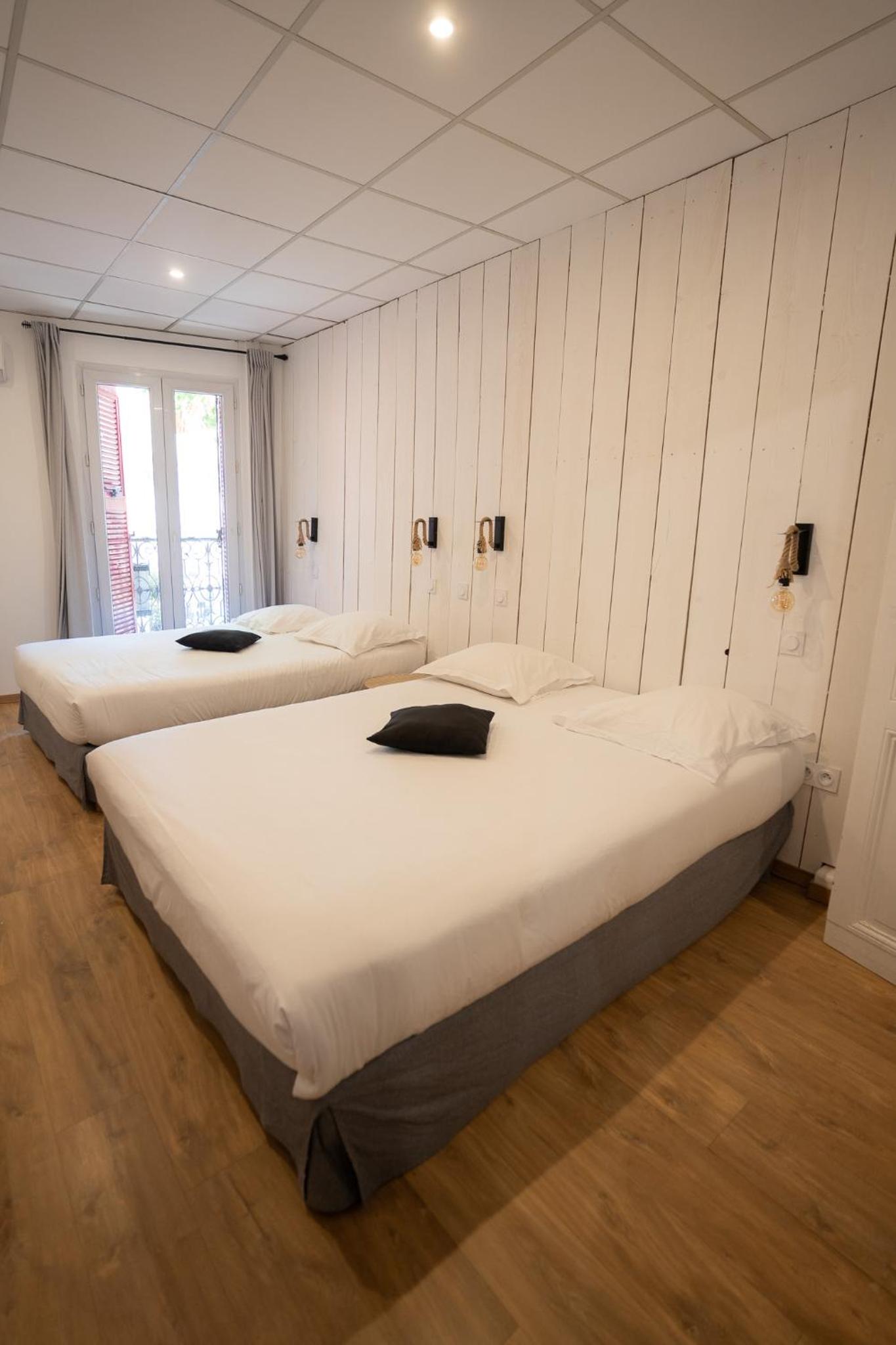 Superior Quadruple Room - Photo 5