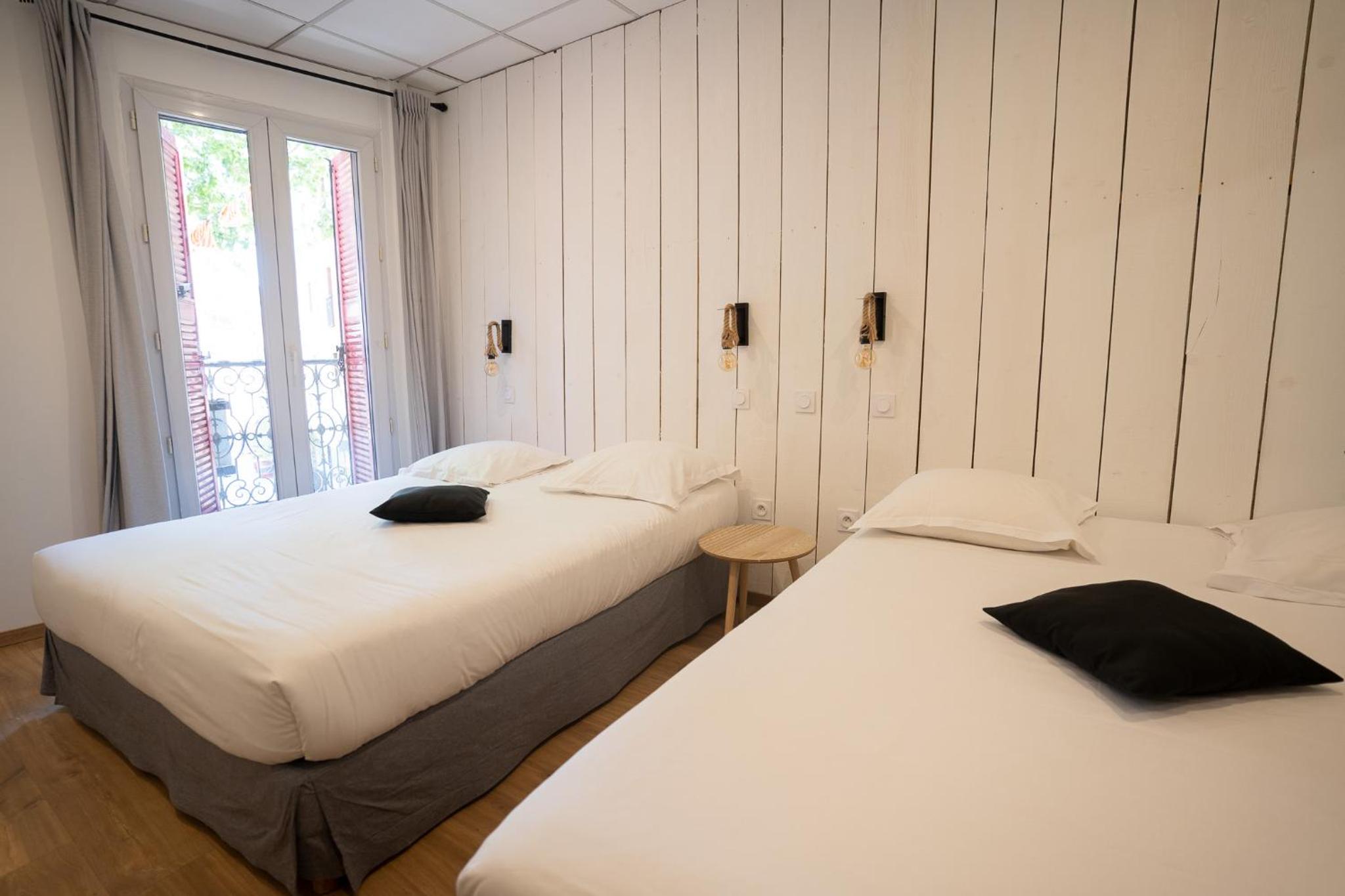 Superior Quadruple Room - Photo 9