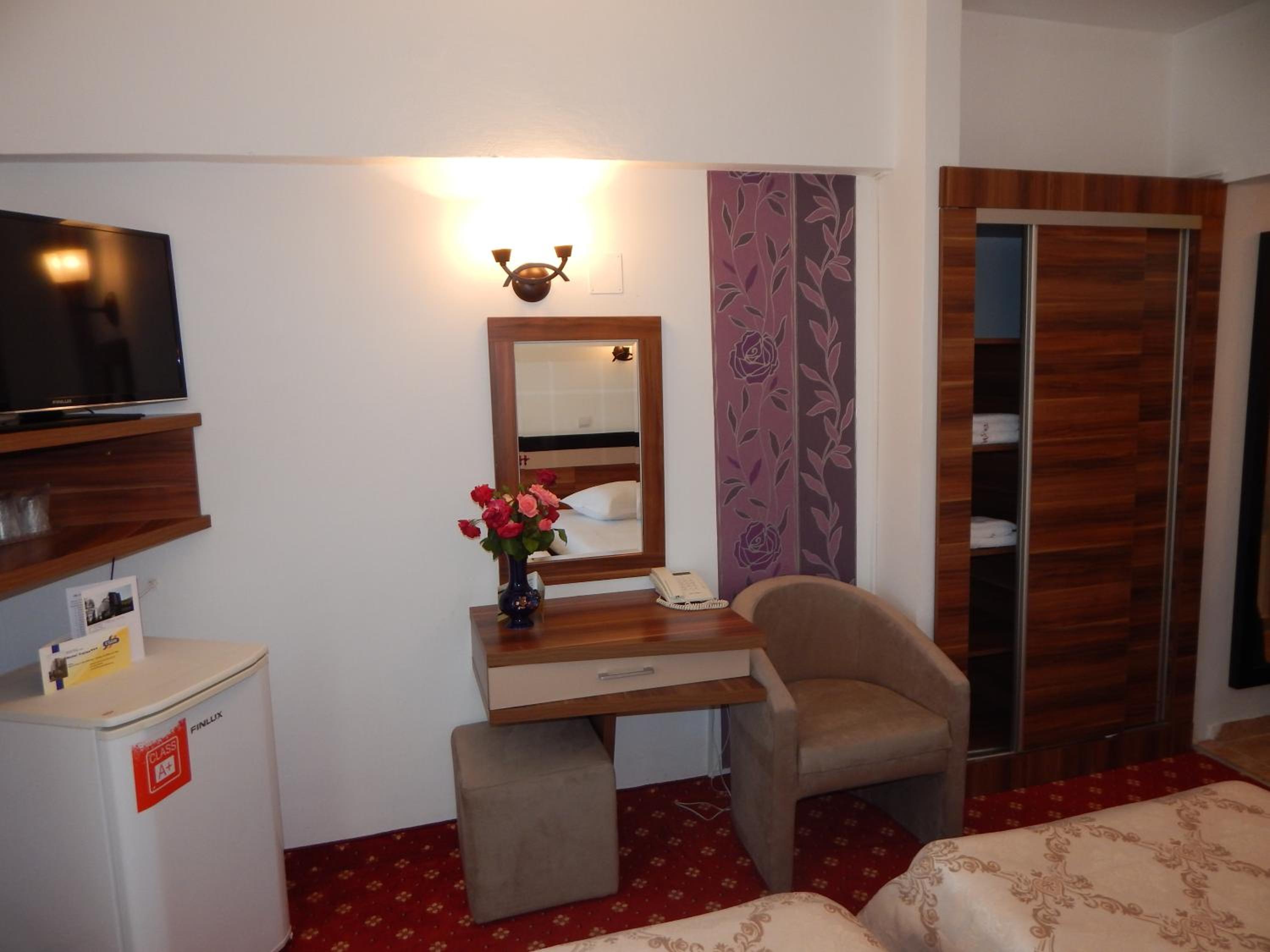 Twin Room with Balneo Therapy included photo 3