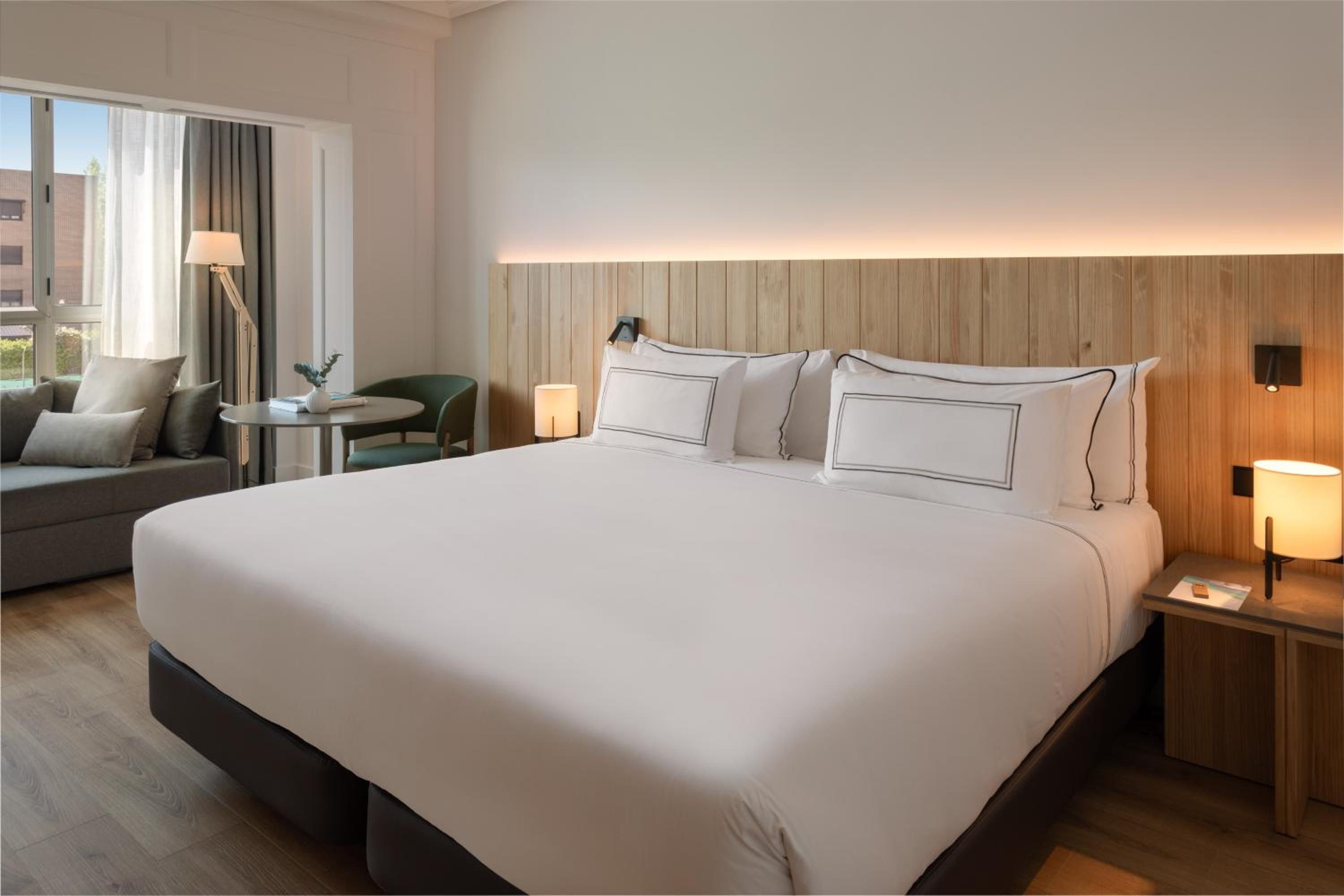 Premium Room The Level Pool View