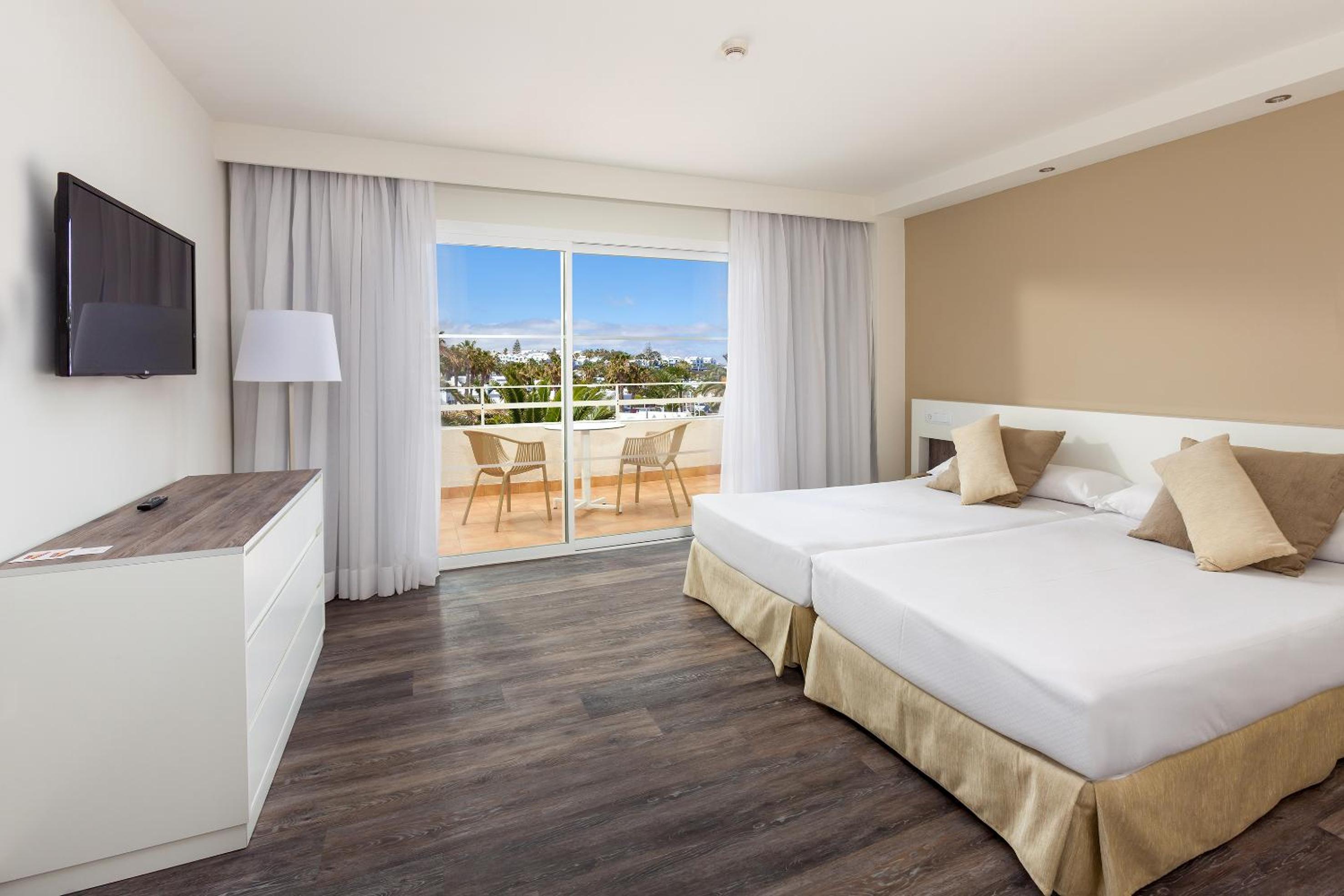 Family Room photo 3