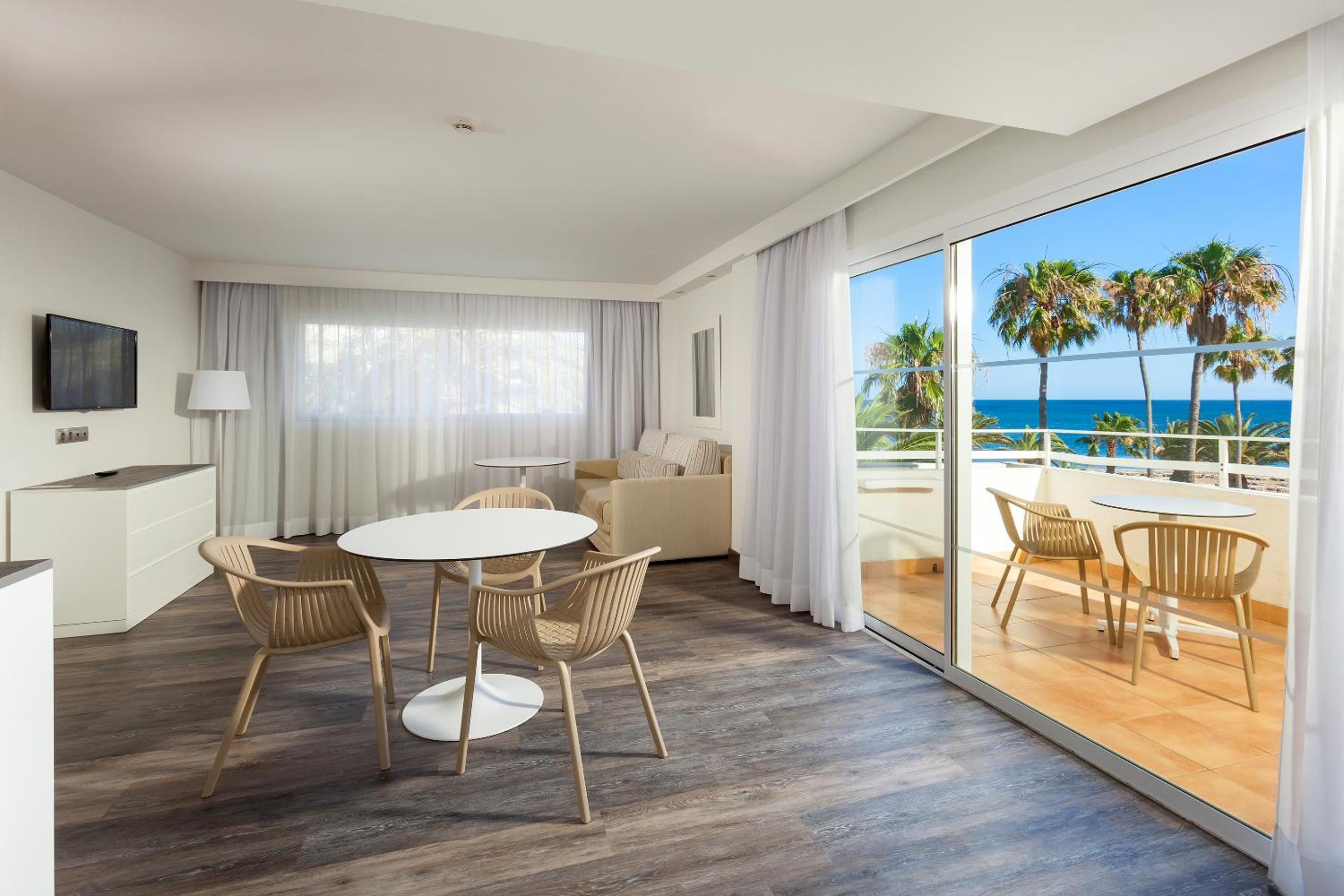 Superior Suite with Sea View photo 3