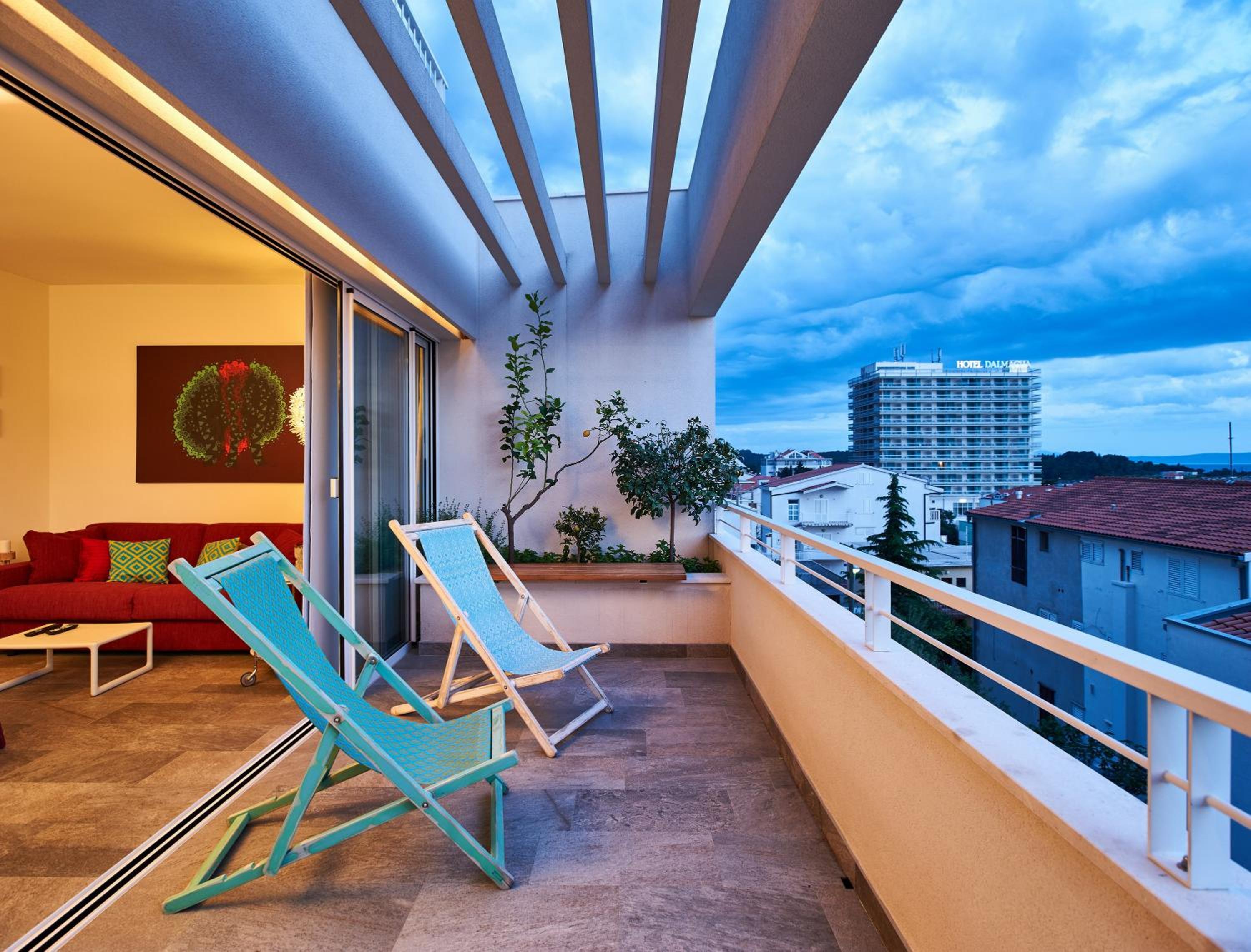 Deluxe One-Bedroom Apartment with Sea View photo 1