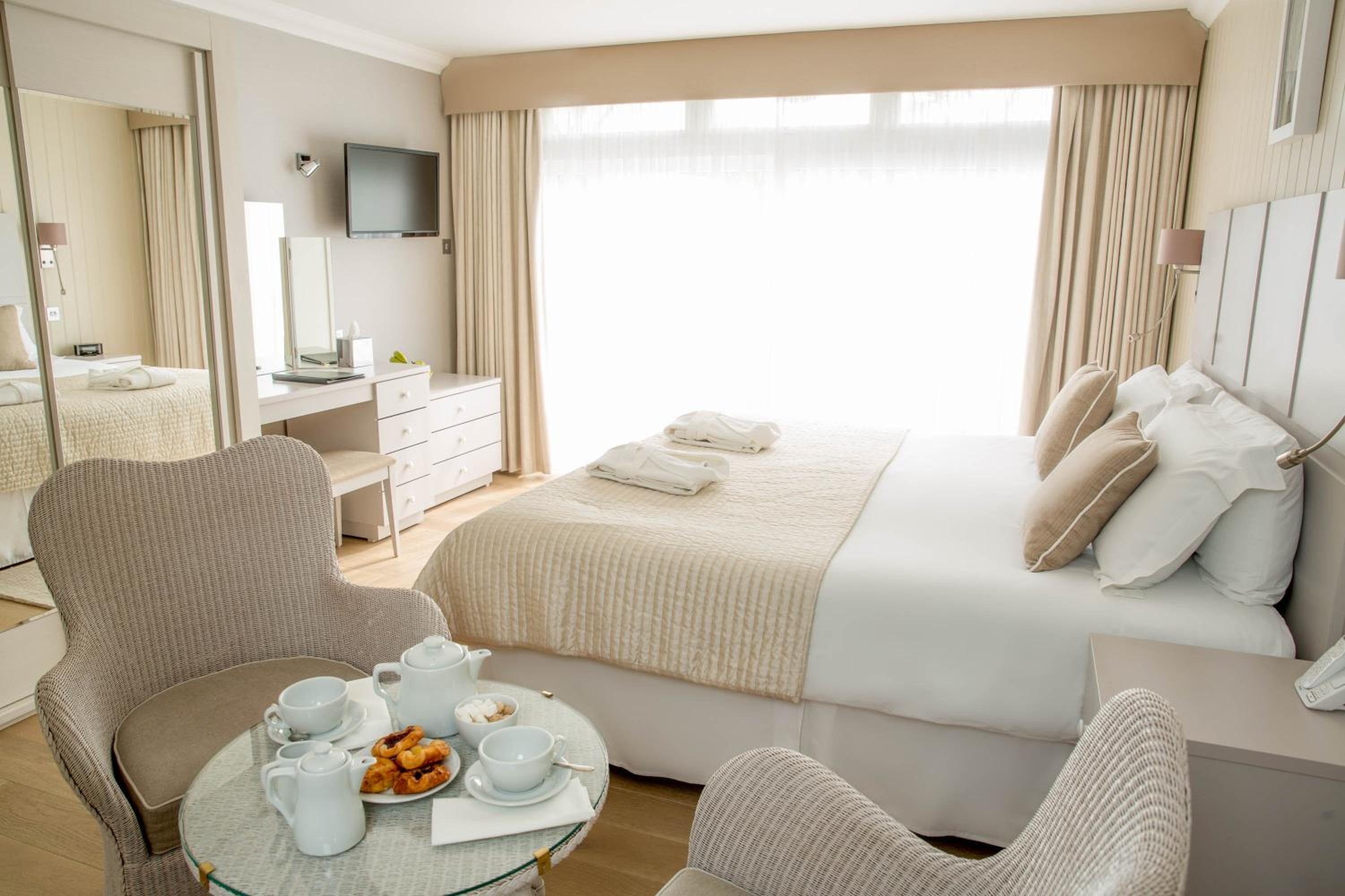 Poolside Double/Twin Room photo 3
