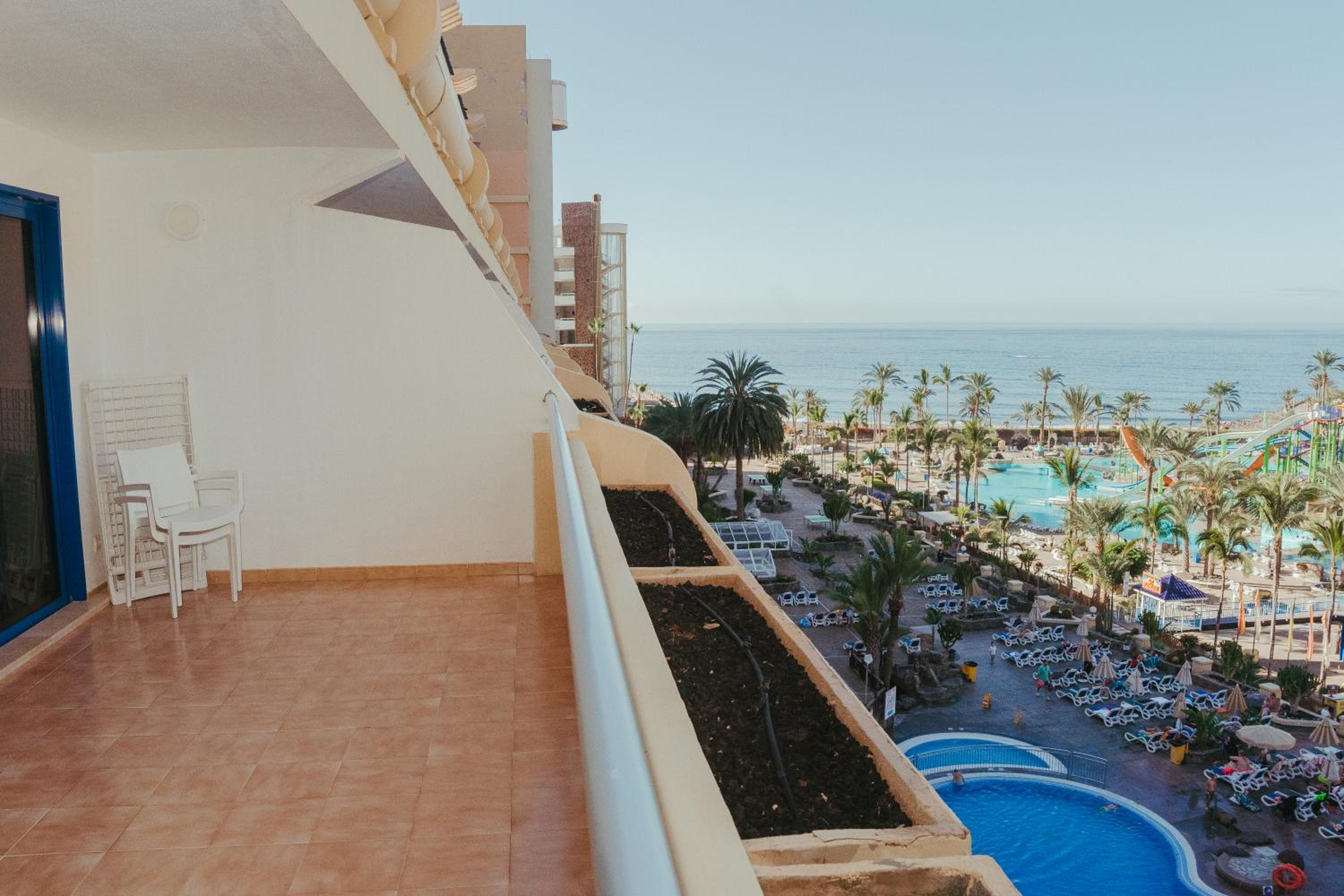 Family Sea View Room with Terrace & Aquapark
