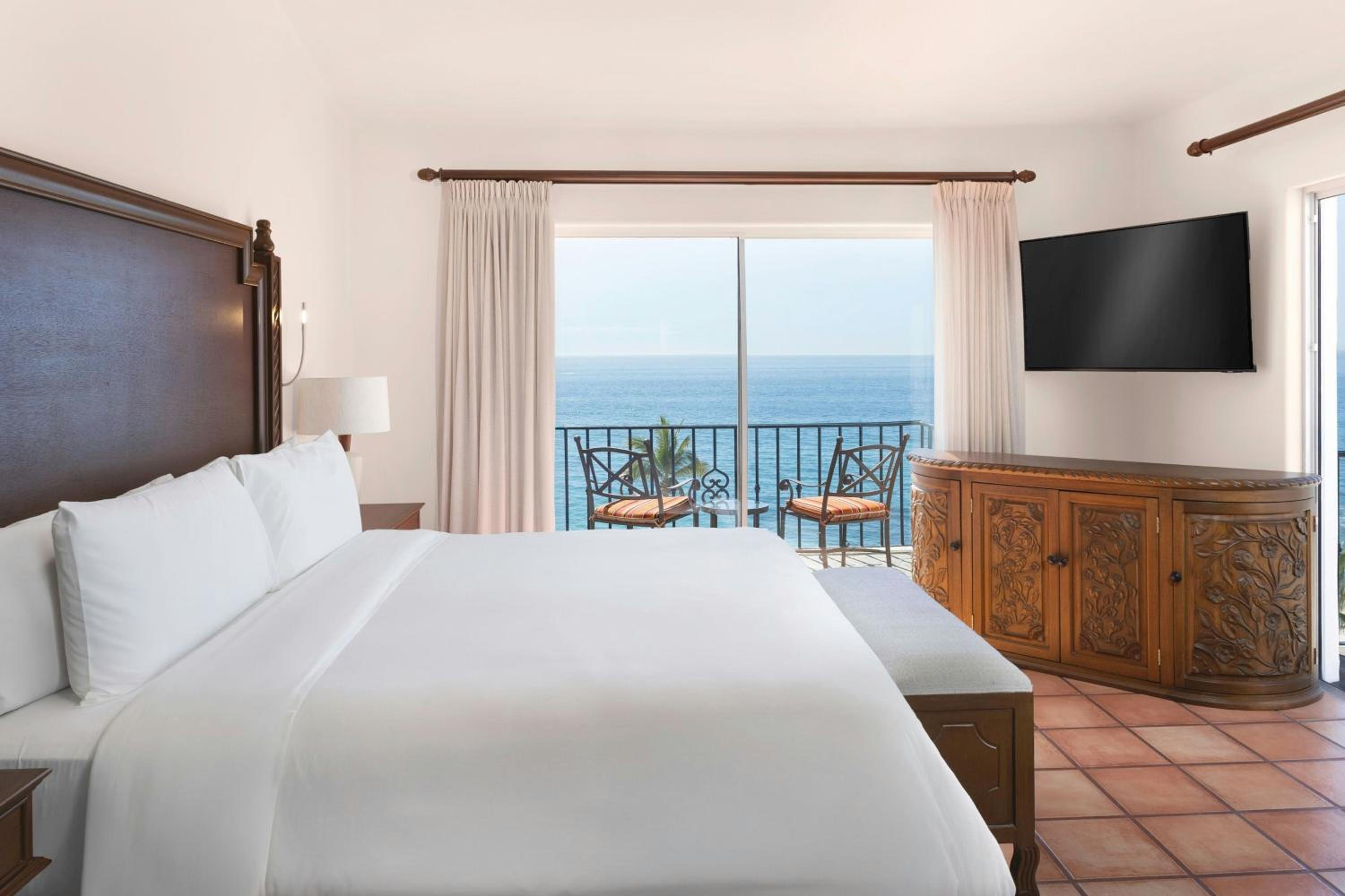 Three-Bedroom Misiones Suite - Oceanfront with Balcony