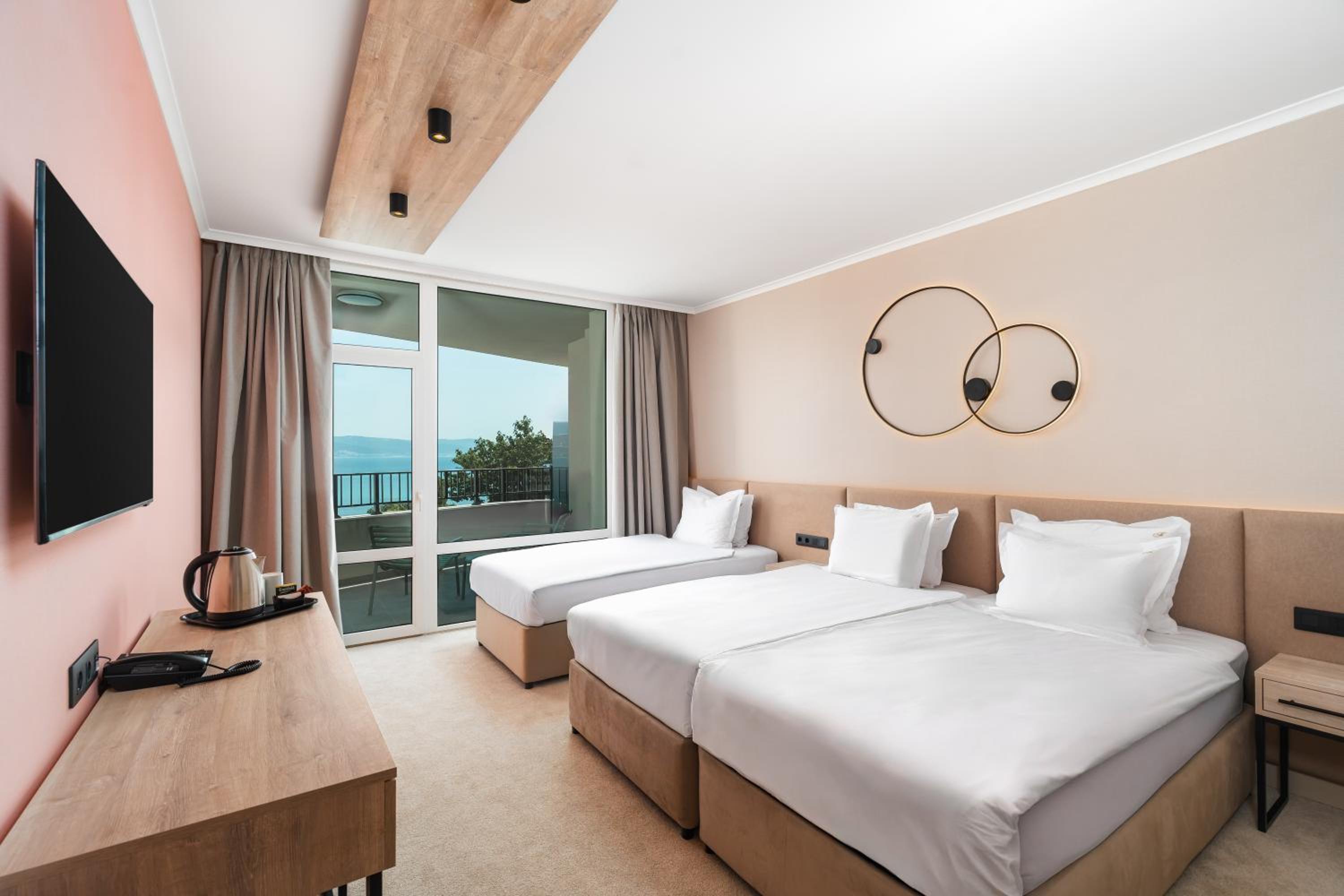 Deluxe Triple Room with Sea View