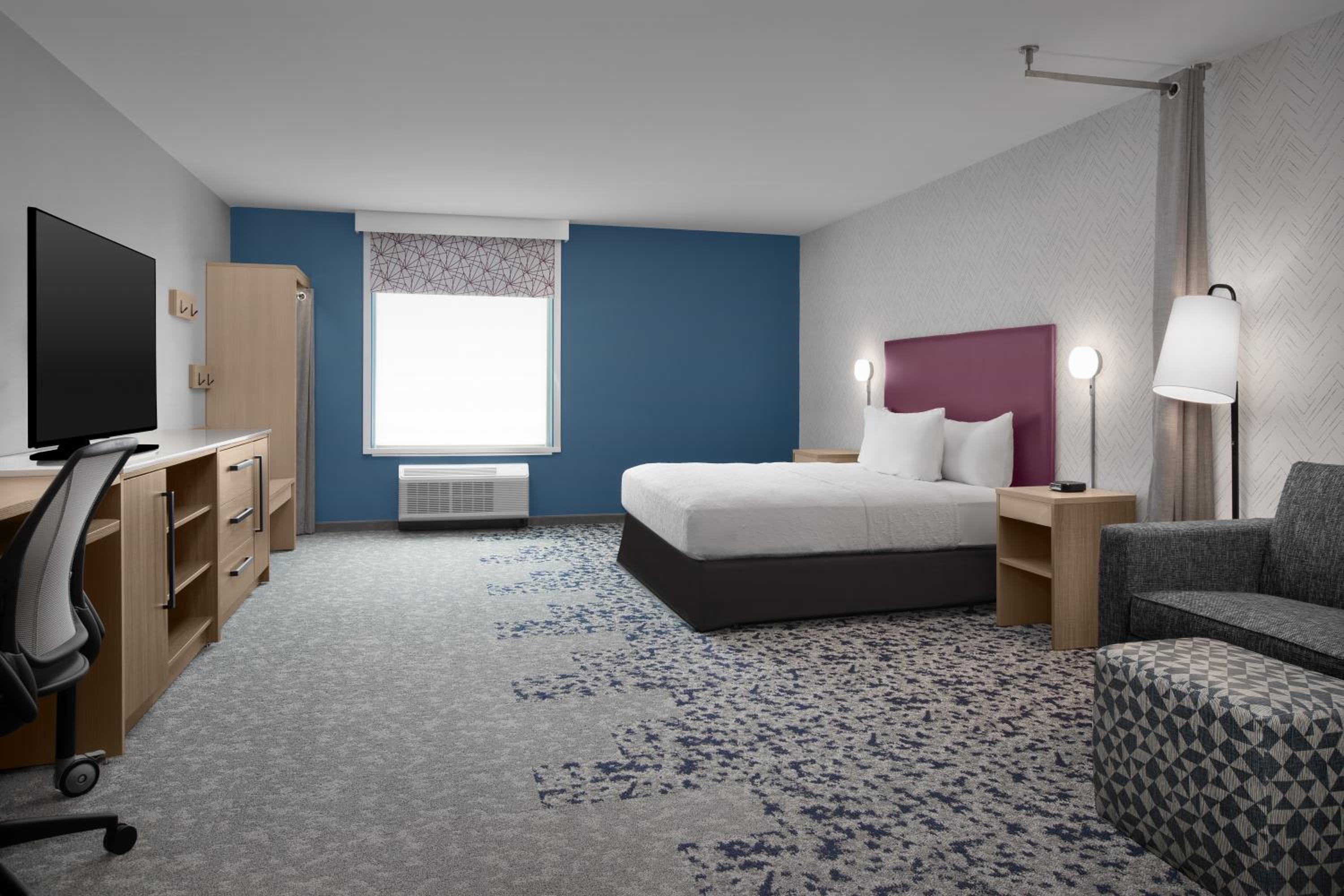 King Studio Suite with Tub - Mobility/Hearing Accessible
