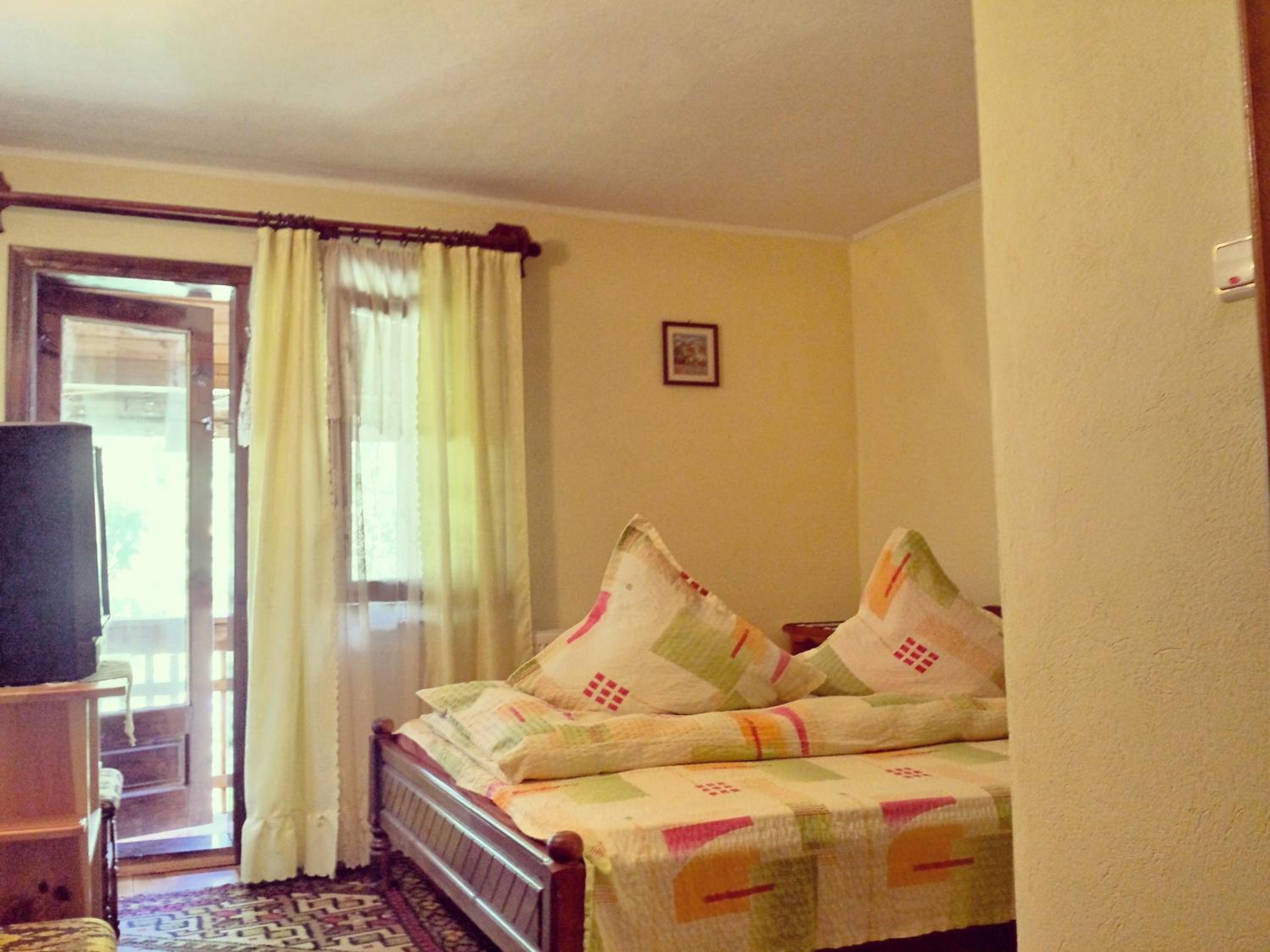 Double Room with Private Bathroom photo 1