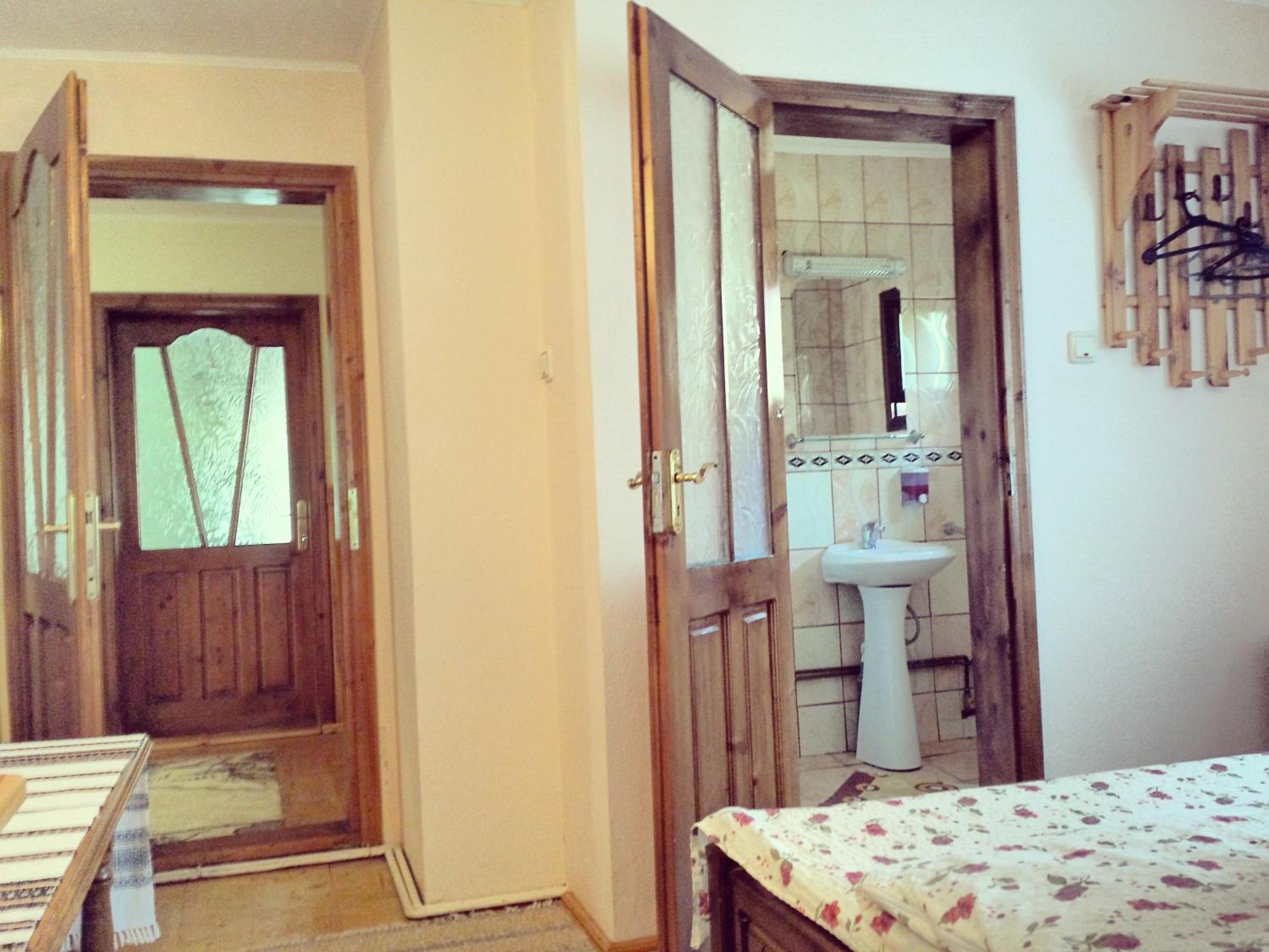 Double Room with Private Bathroom photo 2
