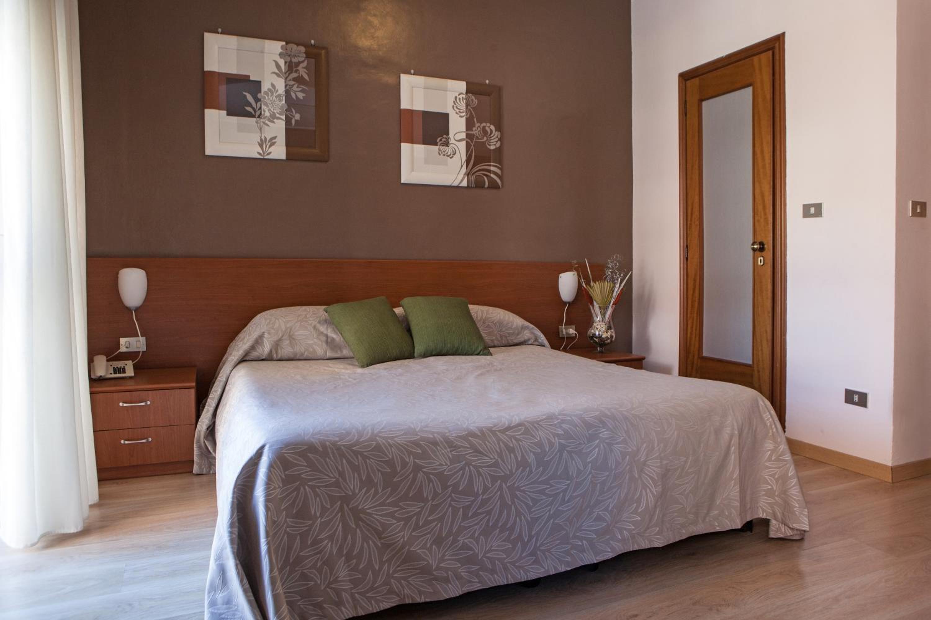 Quadruple Room - Photo 2
