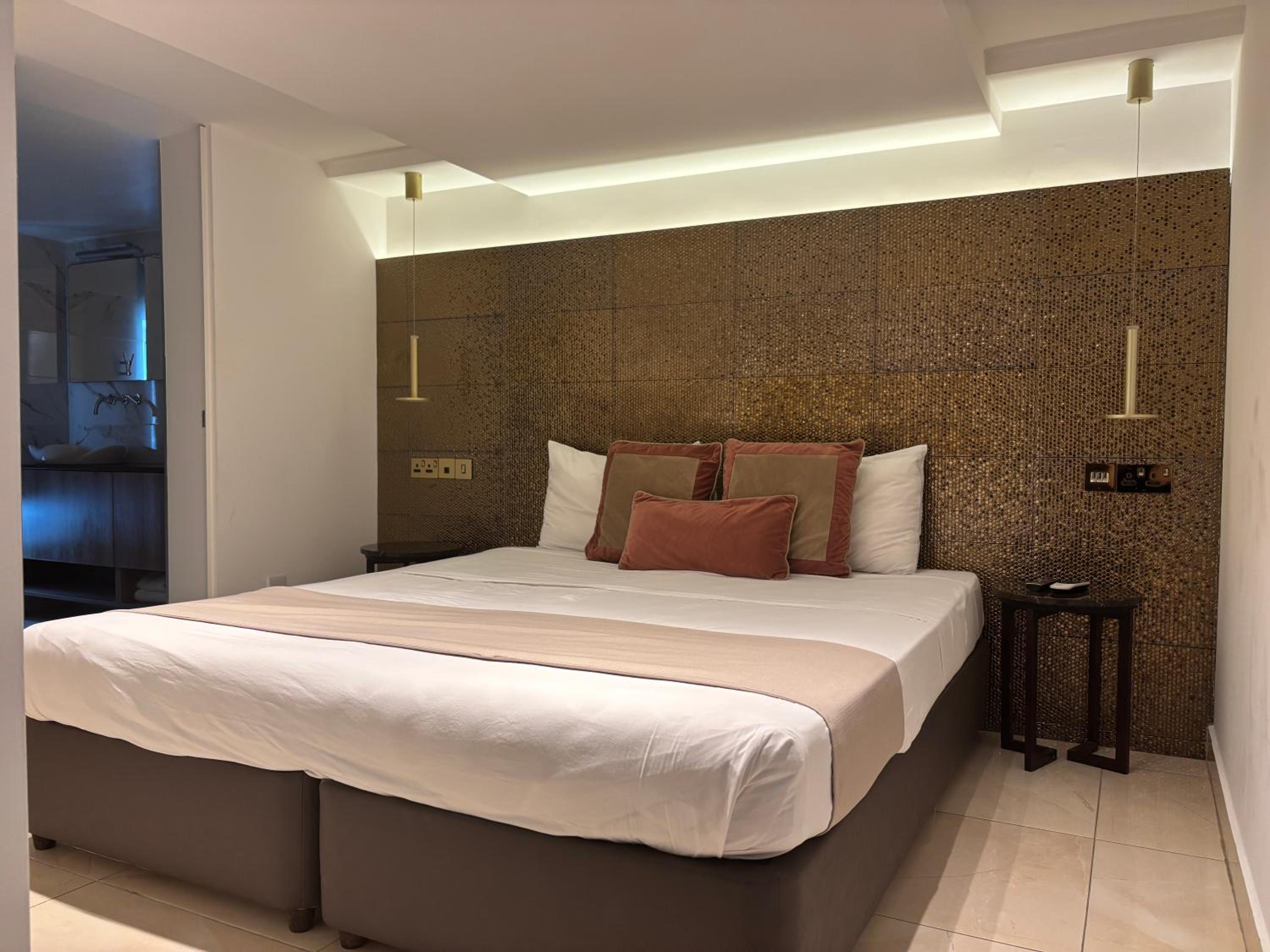 Economy Double or Twin Room photo 3