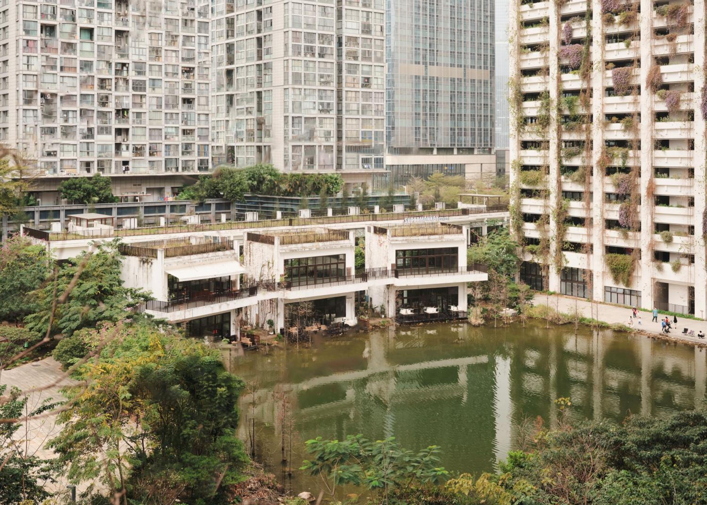 Three-Bedroom Apartment with Lake View