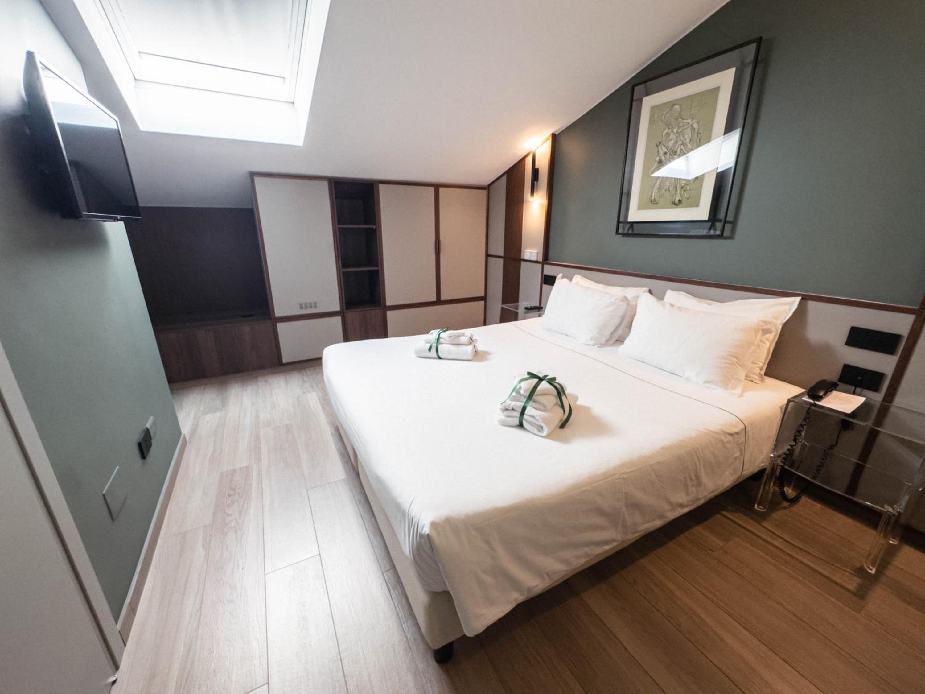 Deluxe Room - Photo 4