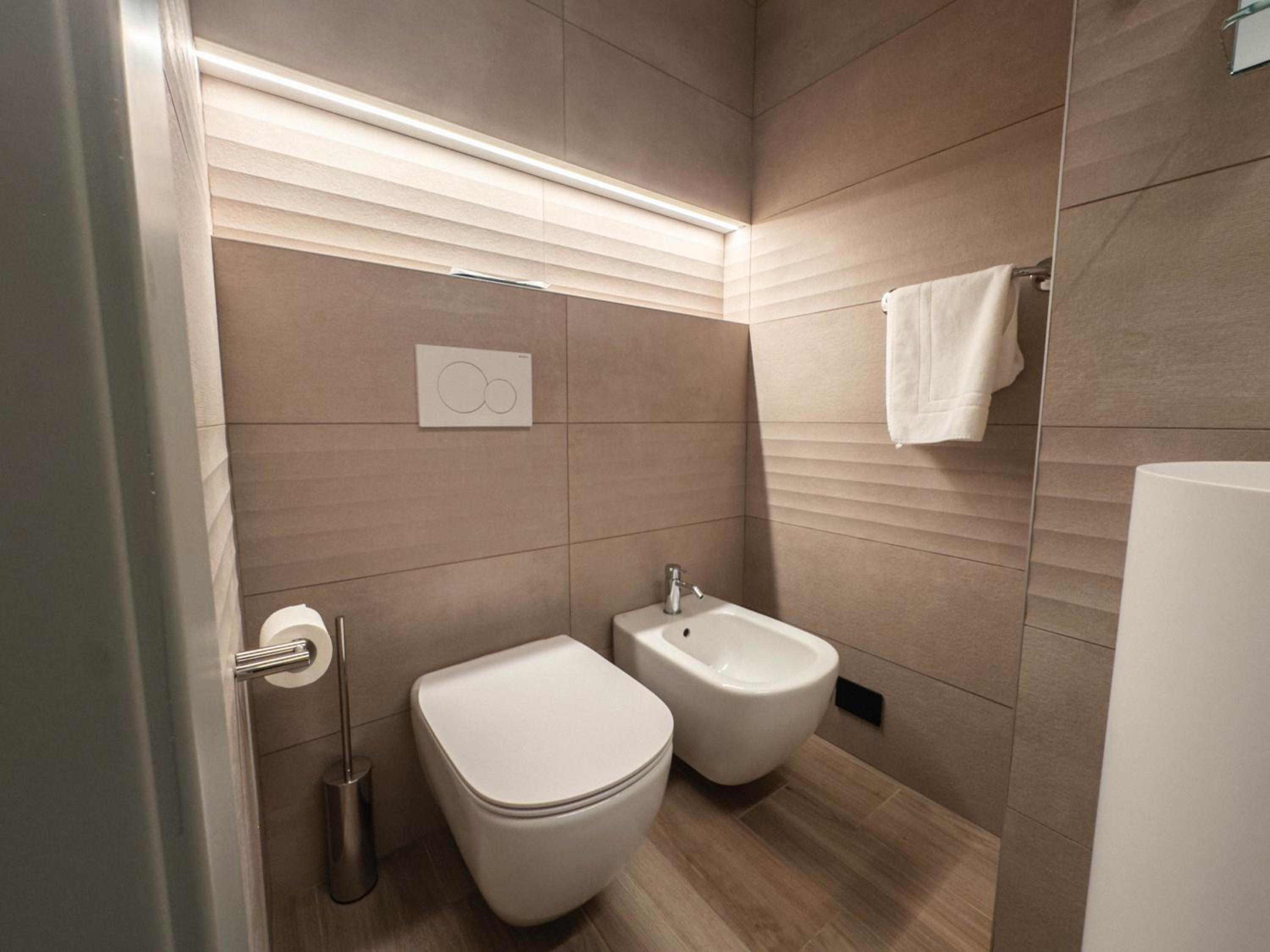 Deluxe Room - Photo 7