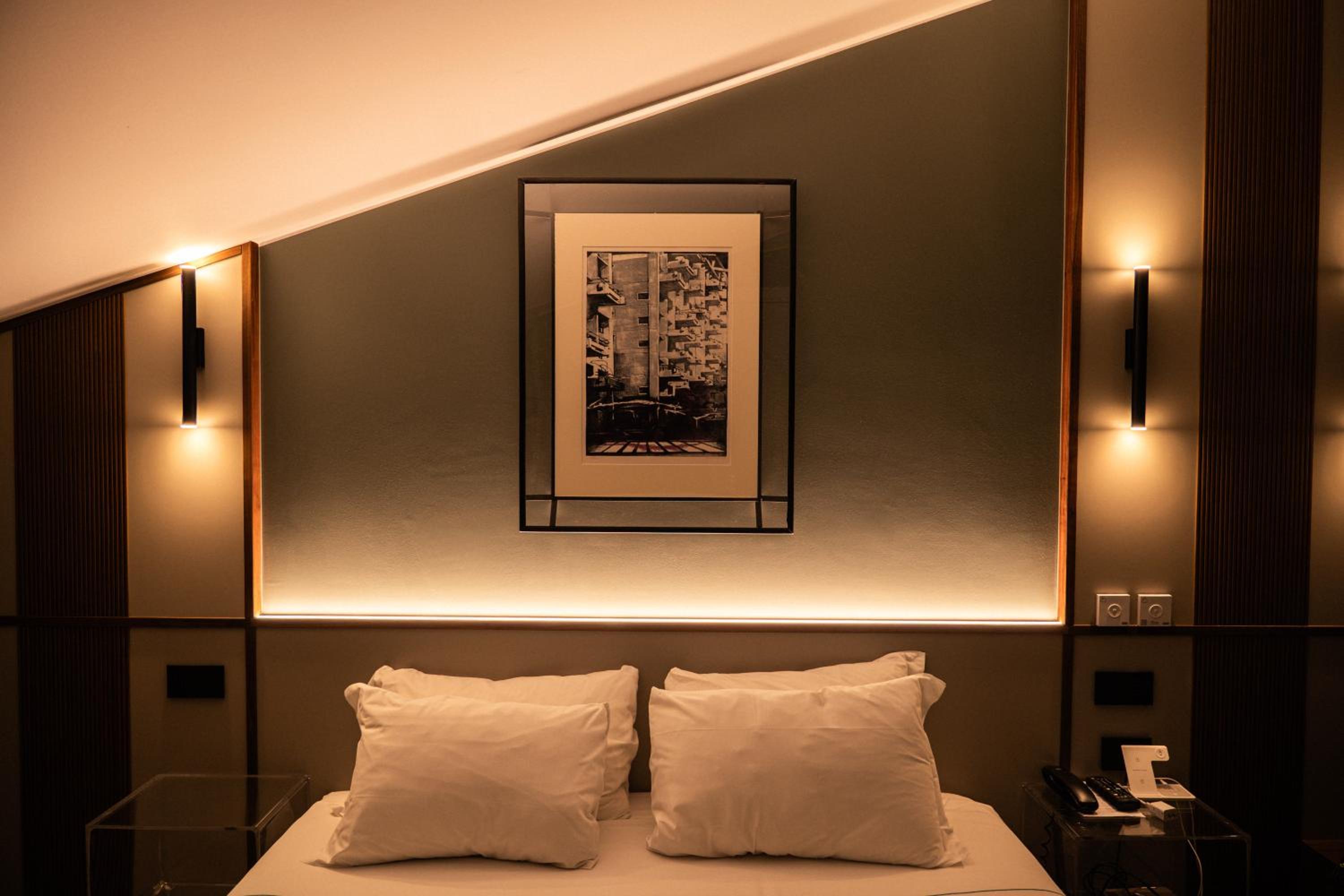 Deluxe Room - Photo 3