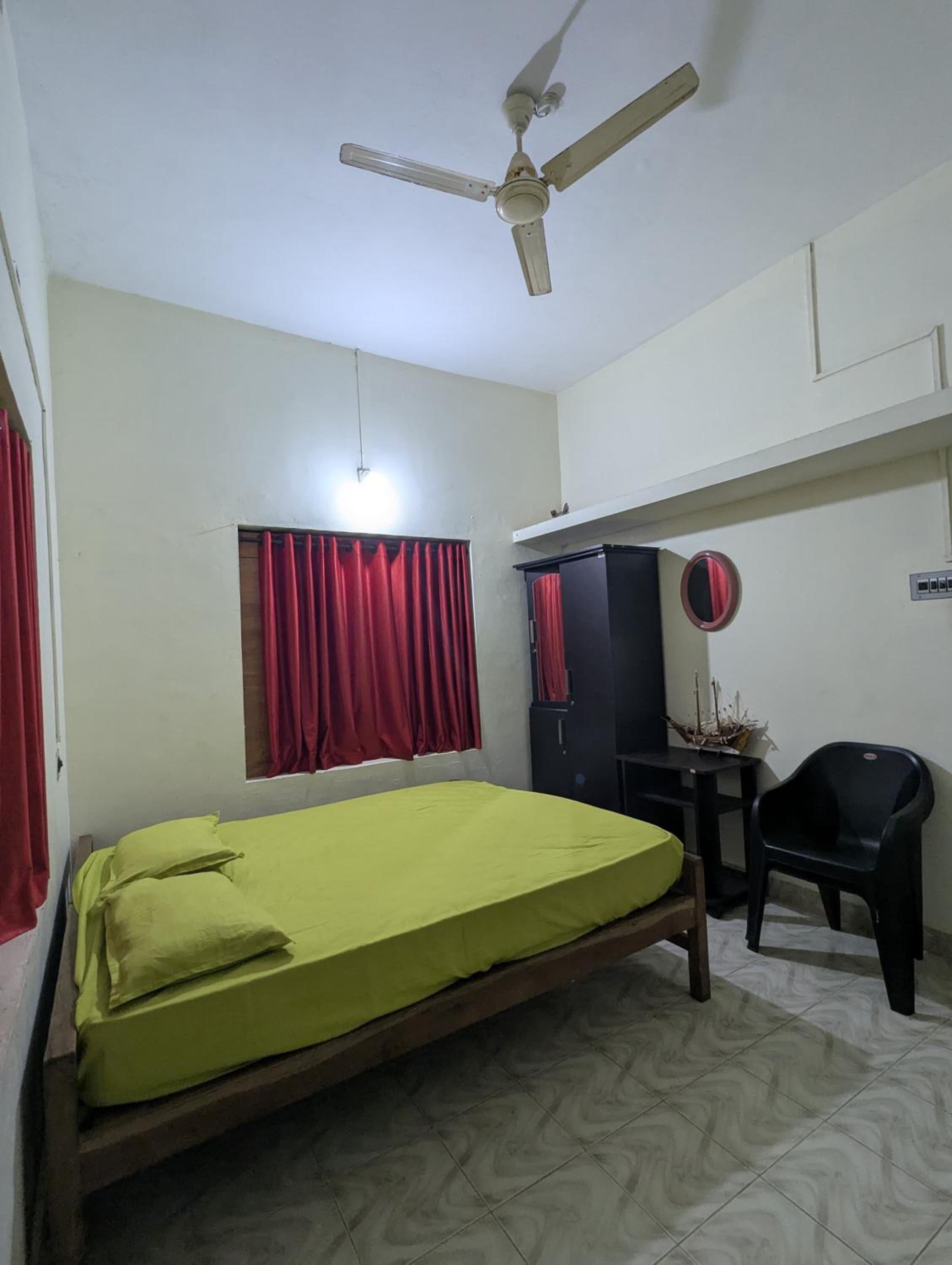 Small Double Room photo 1