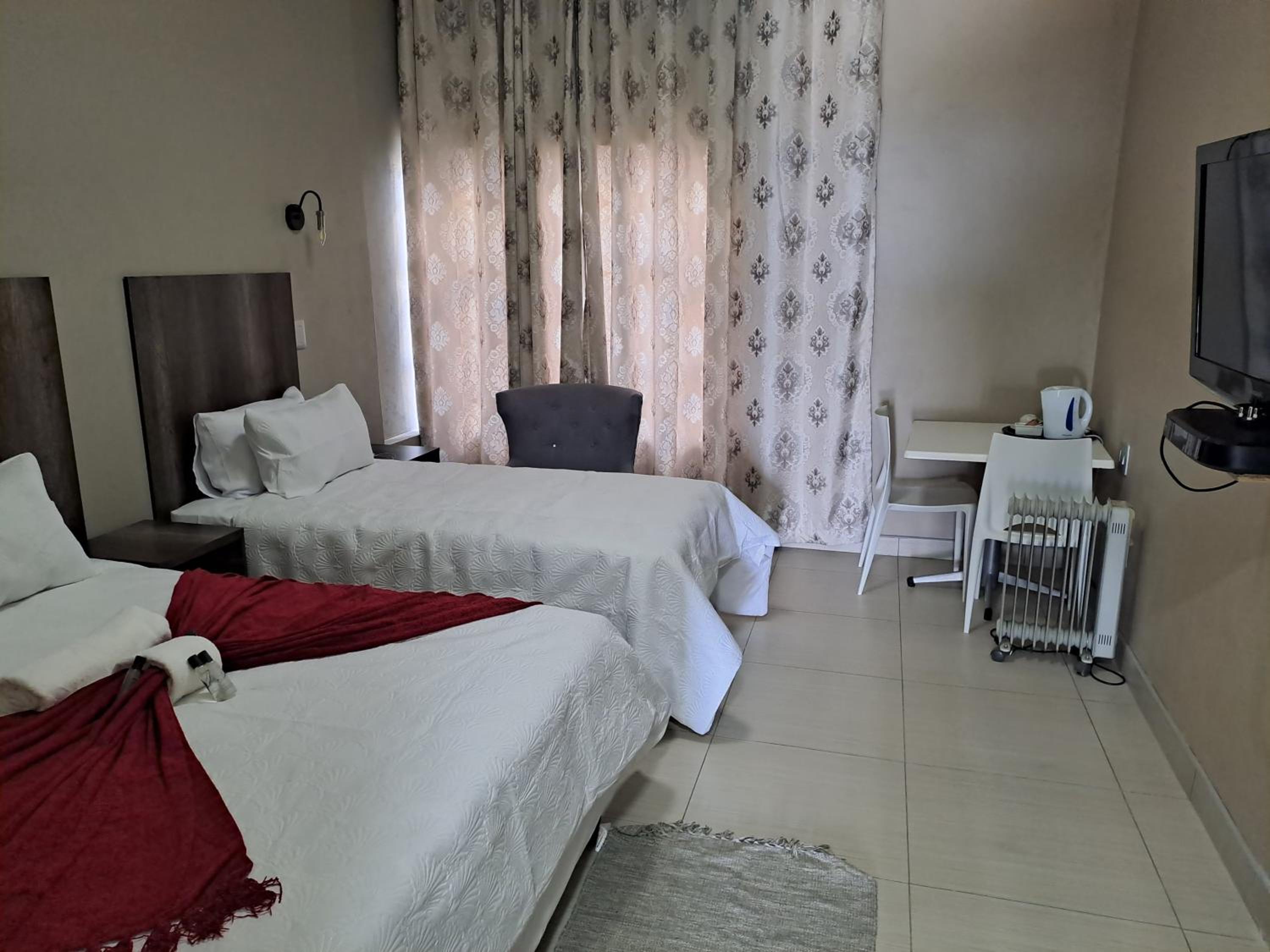Standard Double or Twin Room photo 1