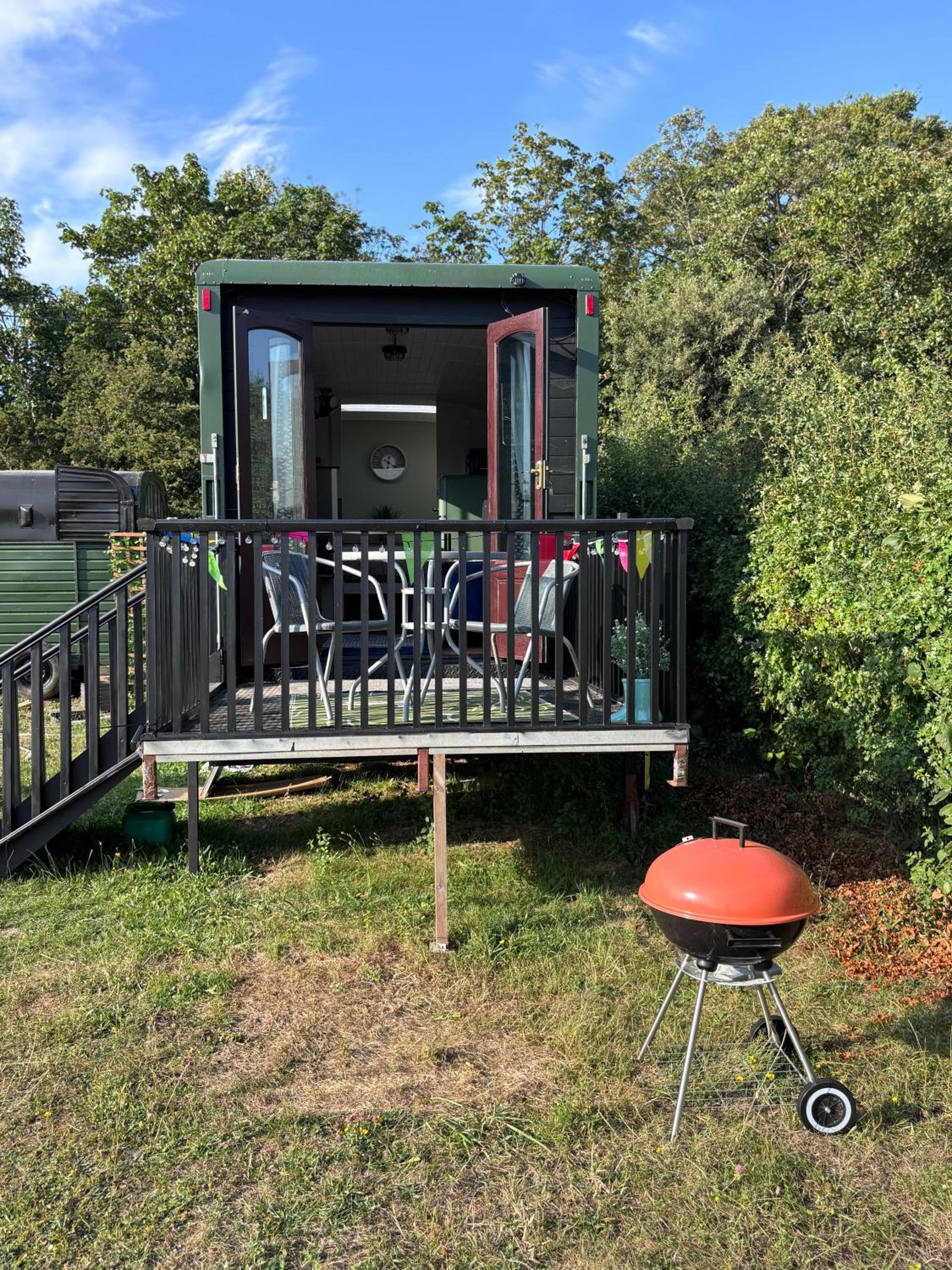 Mobile Home photo 3