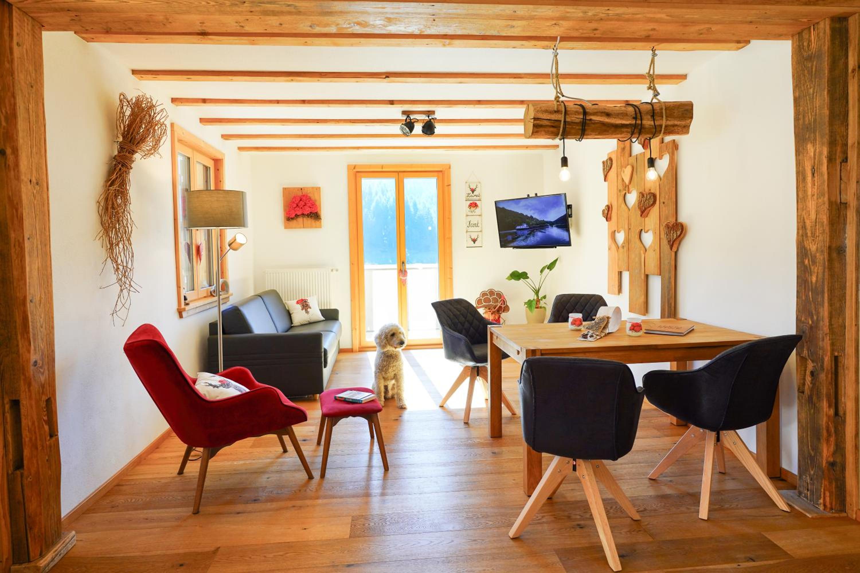 One-Bedroom Apartment with Balcony photo 2