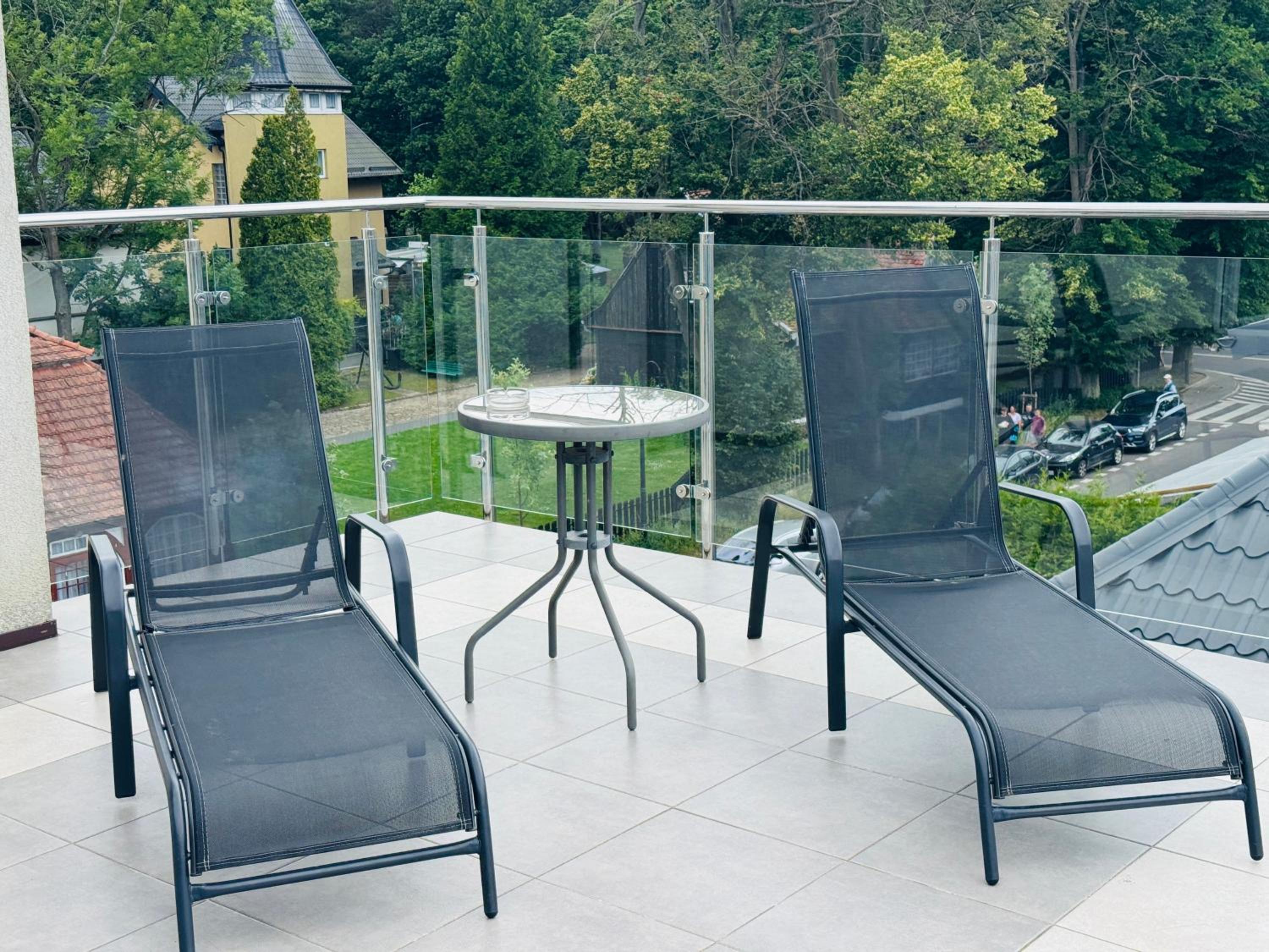 One-Bedroom Apartment with Terrace photo 2