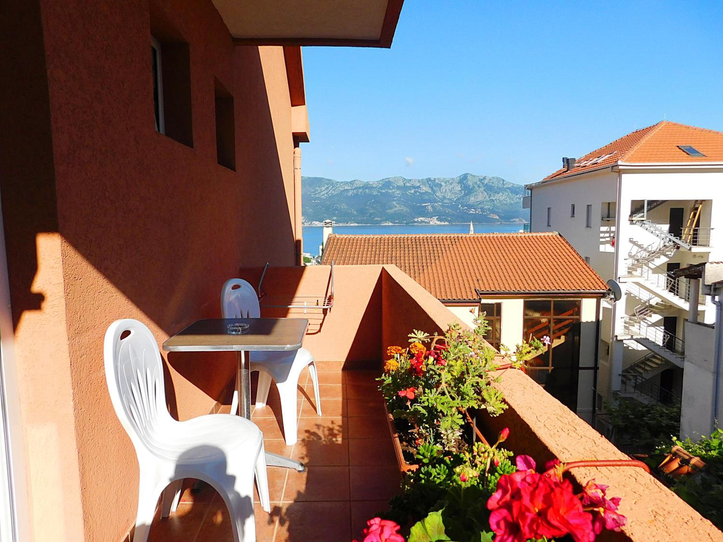 Twin Room with Garden View photo 3