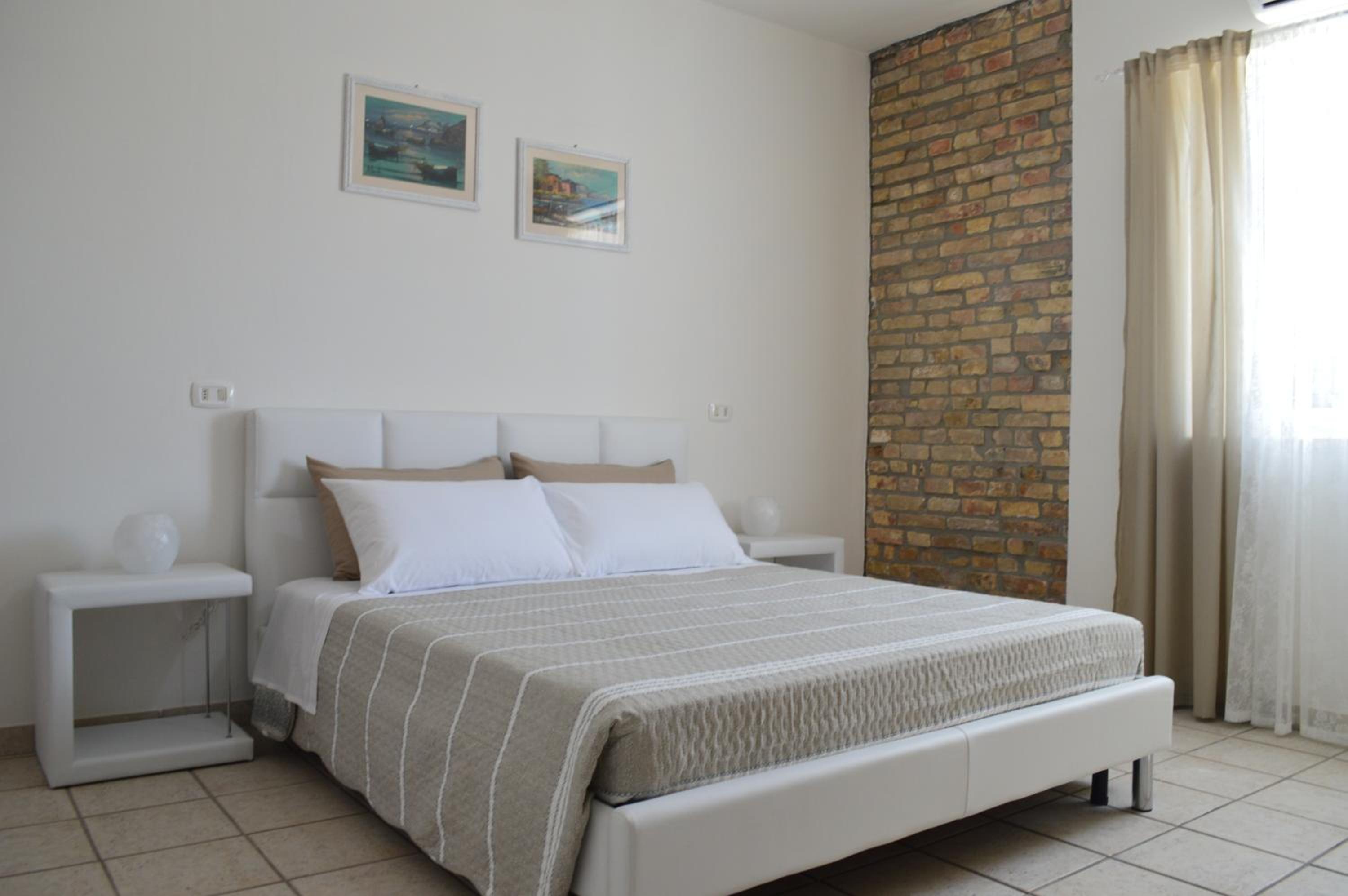 Double Room with Private Bathroom photo 2